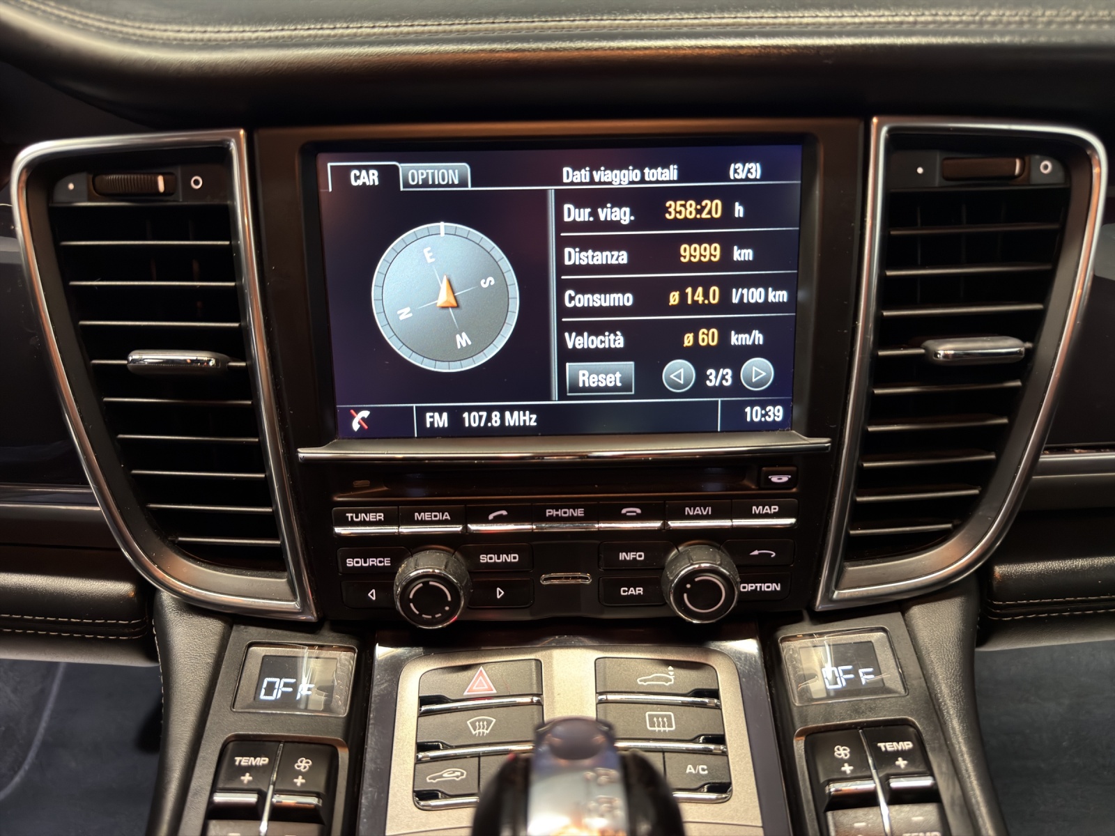 PORSCHE Panamera GTS 4.8 PDK-image-10