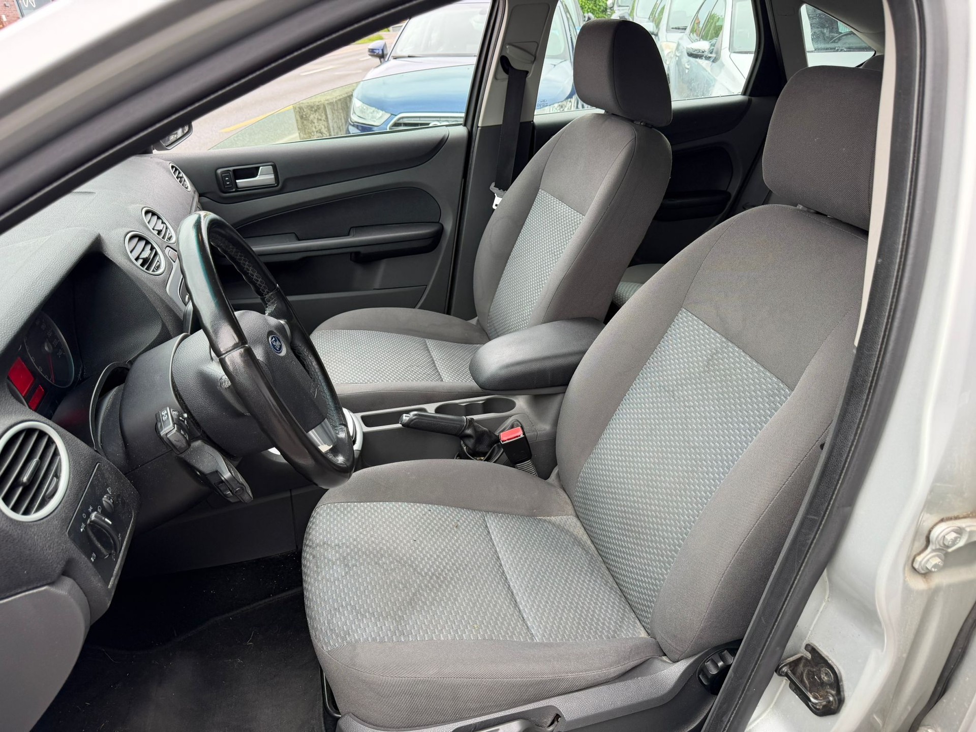 FORD Focus 2.0i Carving-image-8