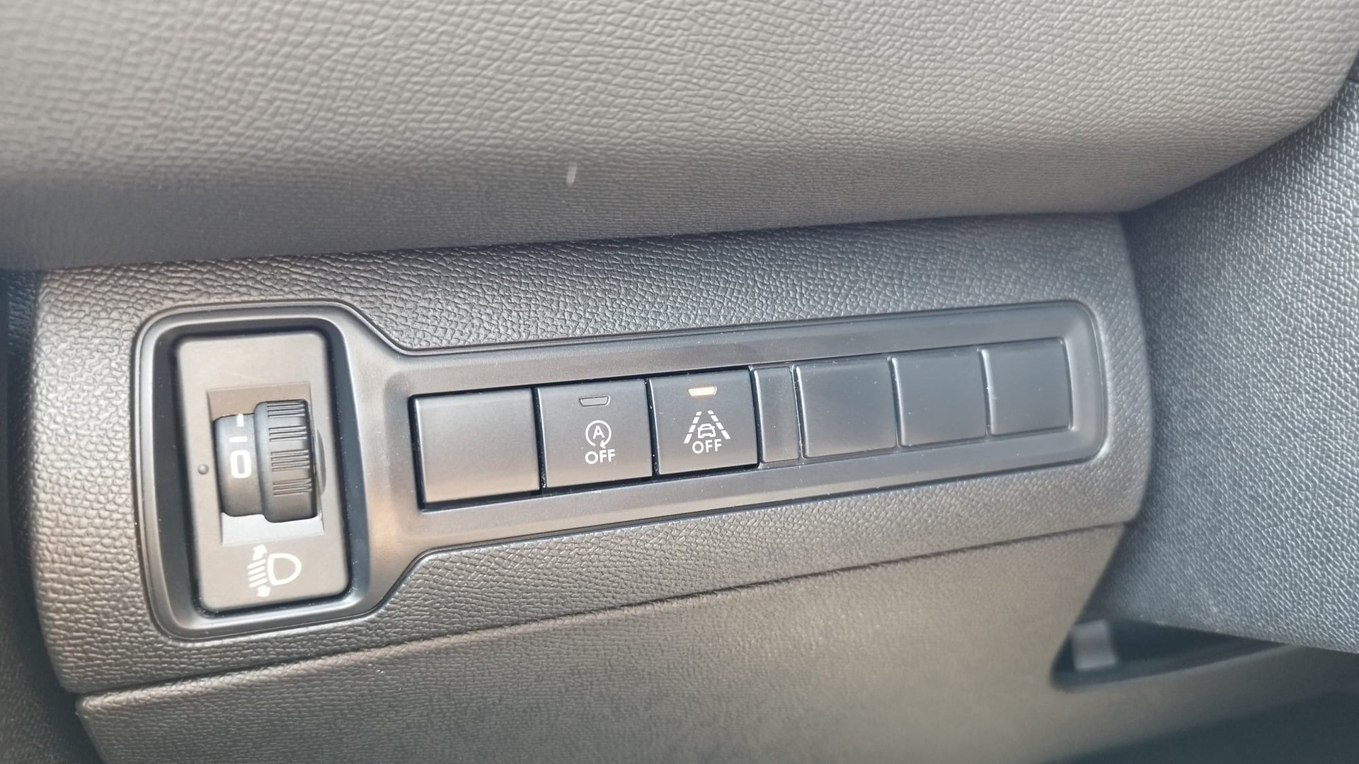PEUGEOT 308 SW 1.5 BlueHDI Allure EAT8-image-12