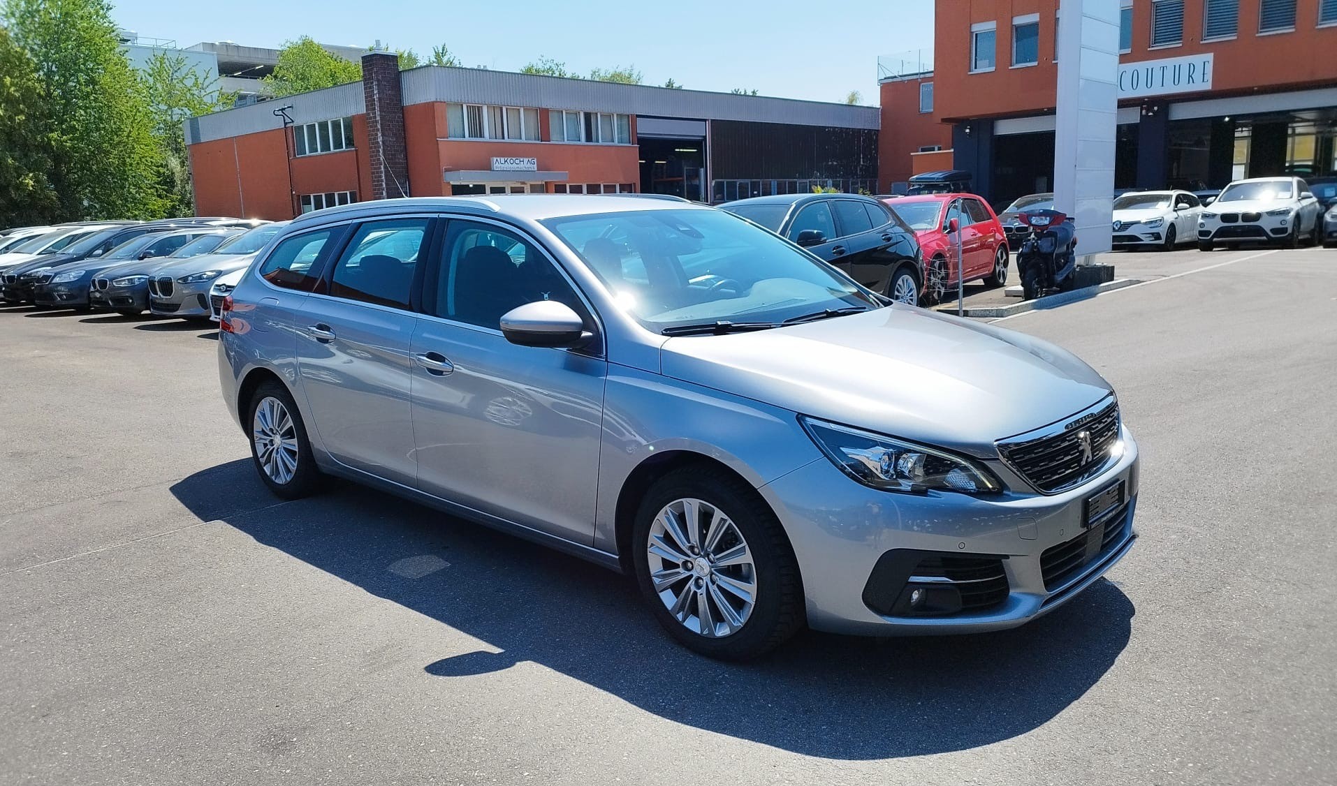 PEUGEOT 308 SW 1.5 BlueHDI Allure EAT8-image-3