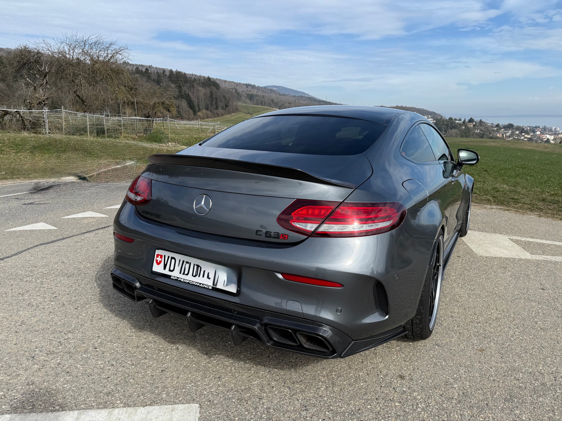MERCEDES-BENZ C63 S-image-2