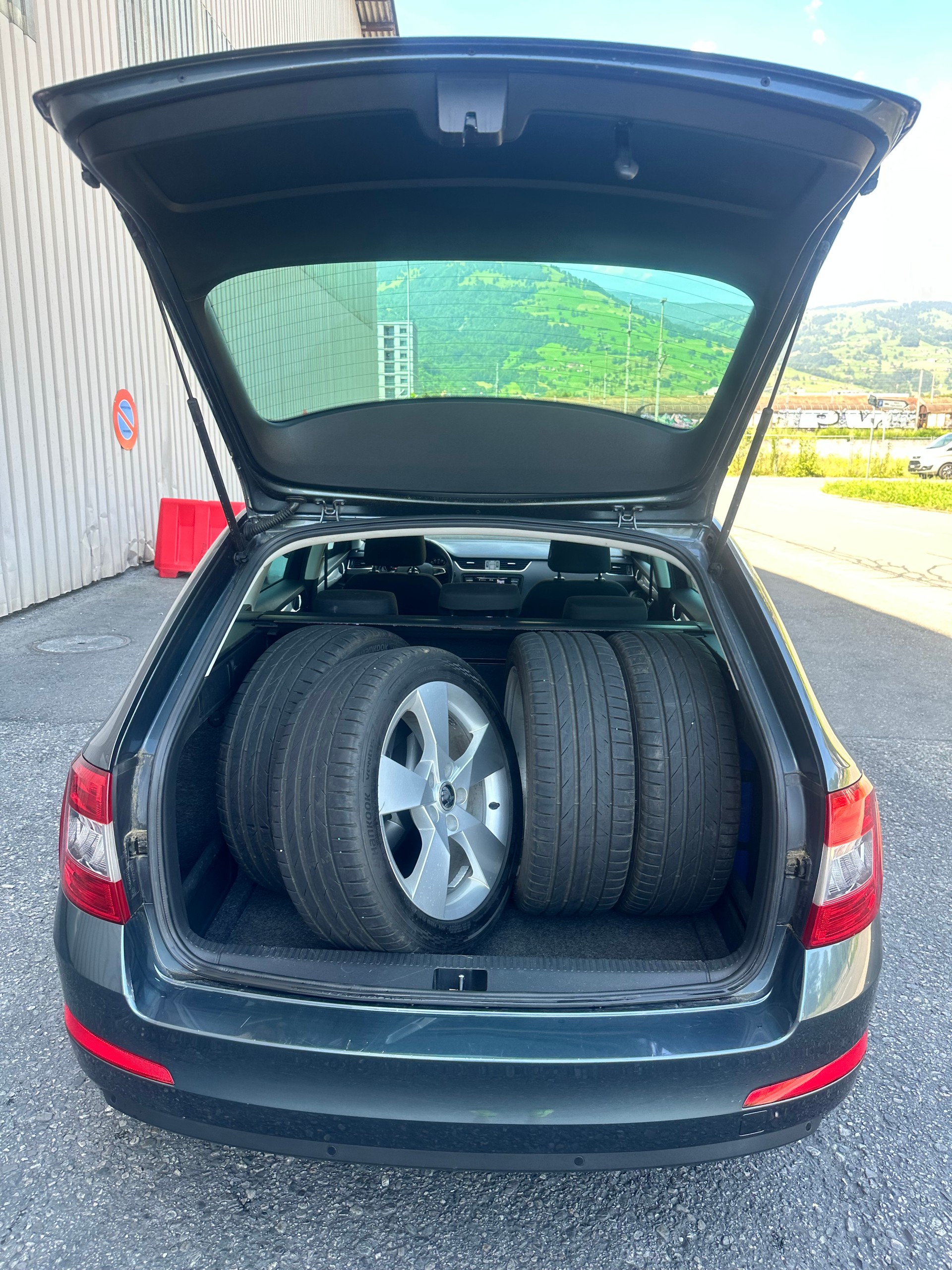 SKODA Octavia Combi 2.0 TDI Ambition 4x4-image-6