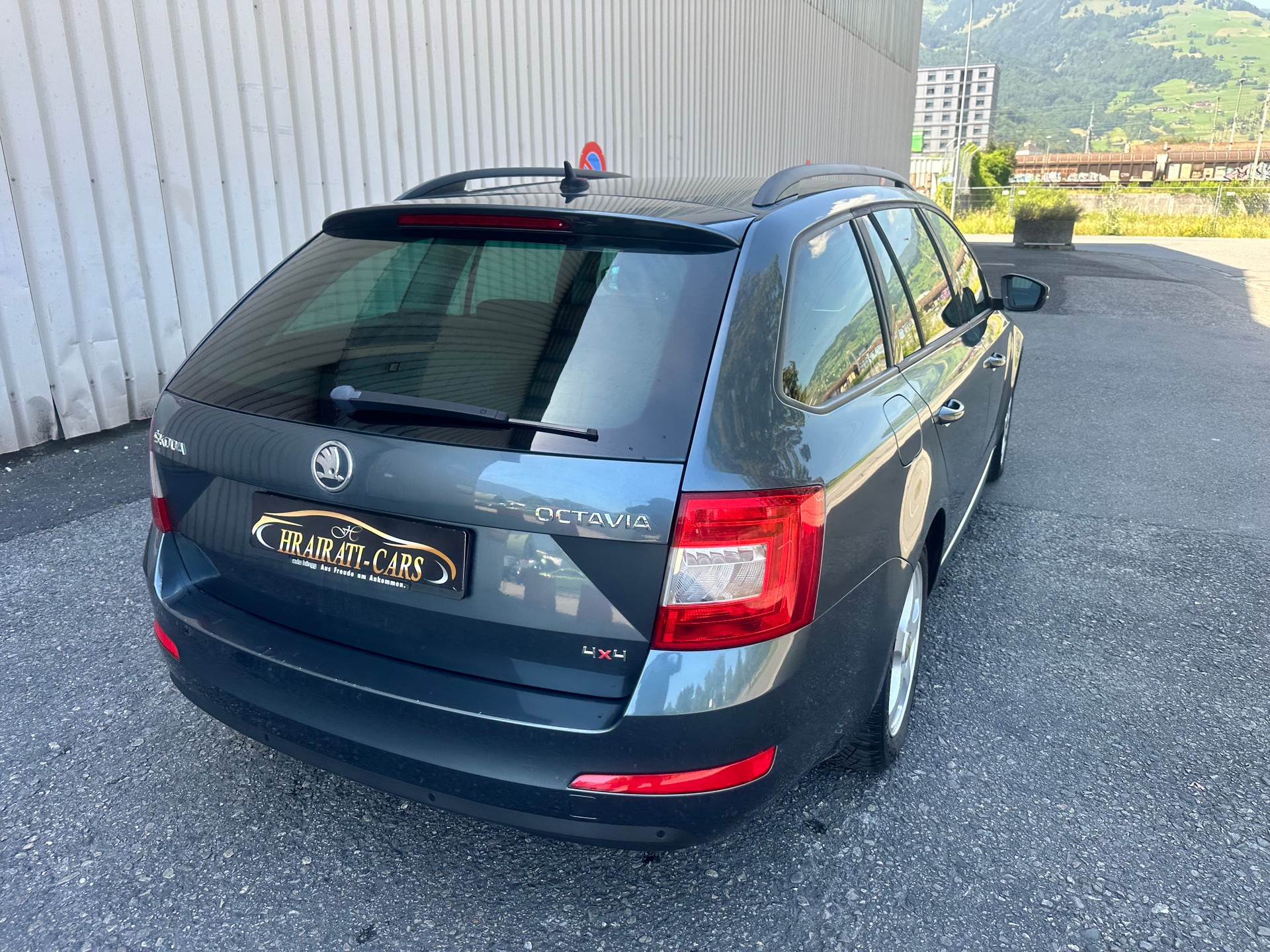 SKODA Octavia Combi 2.0 TDI Ambition 4x4-image-7