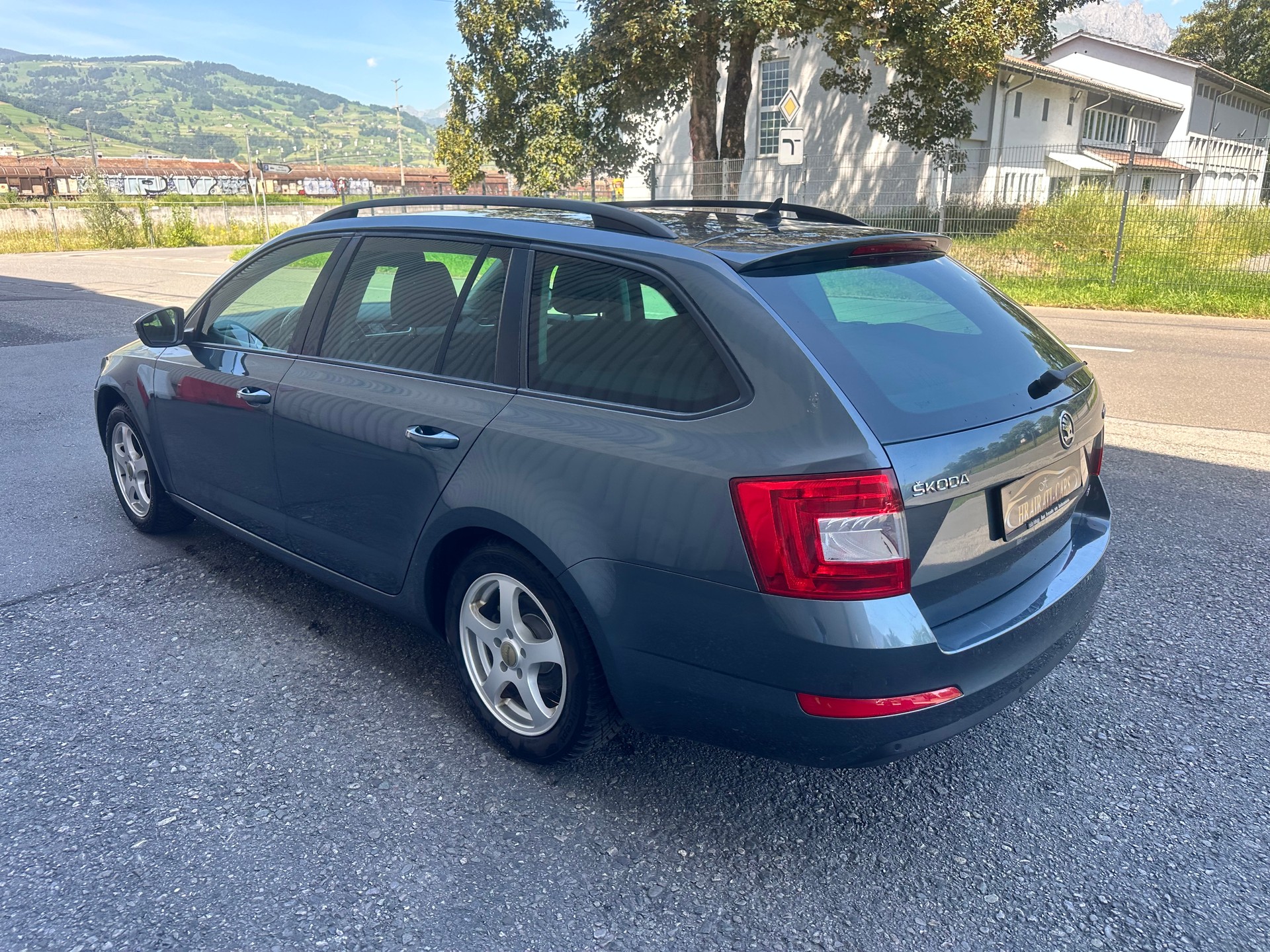 SKODA Octavia Combi 2.0 TDI Ambition 4x4-image-4