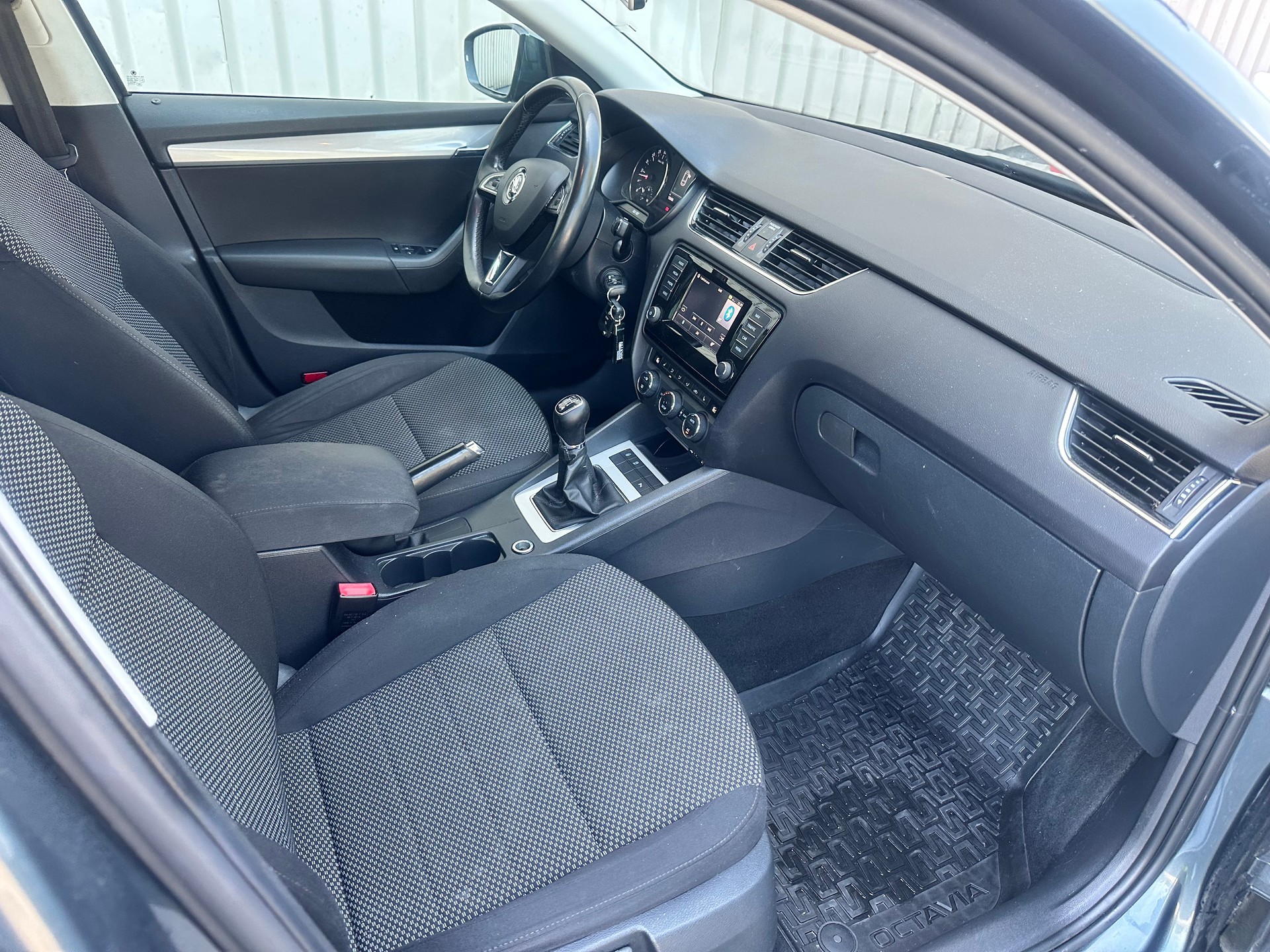 SKODA Octavia Combi 2.0 TDI Ambition 4x4-image-15