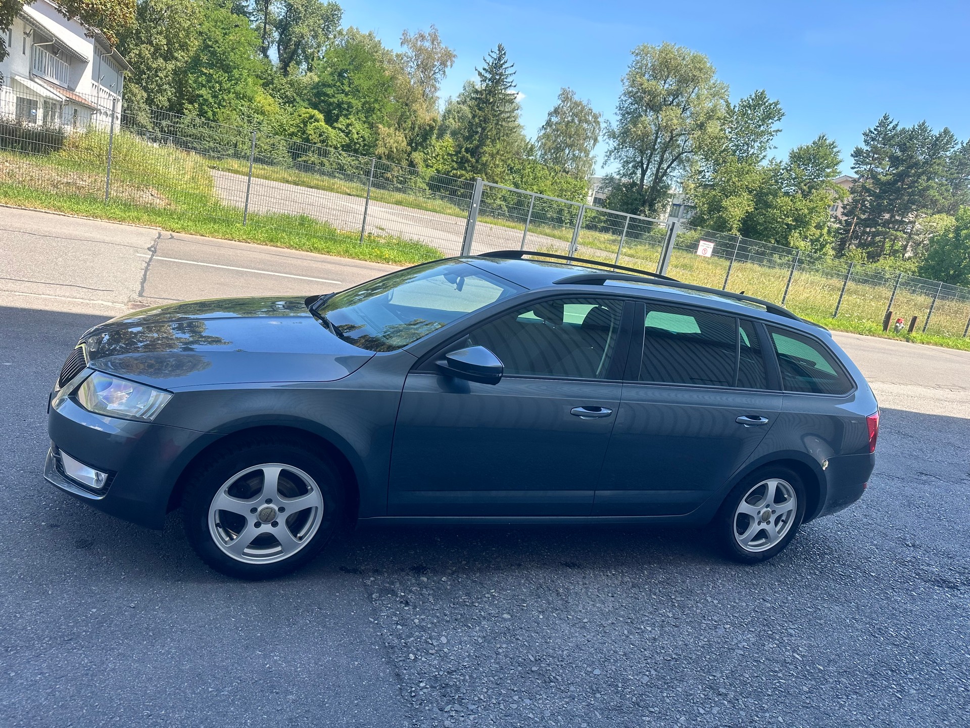 SKODA Octavia Combi 2.0 TDI Ambition 4x4-image-3