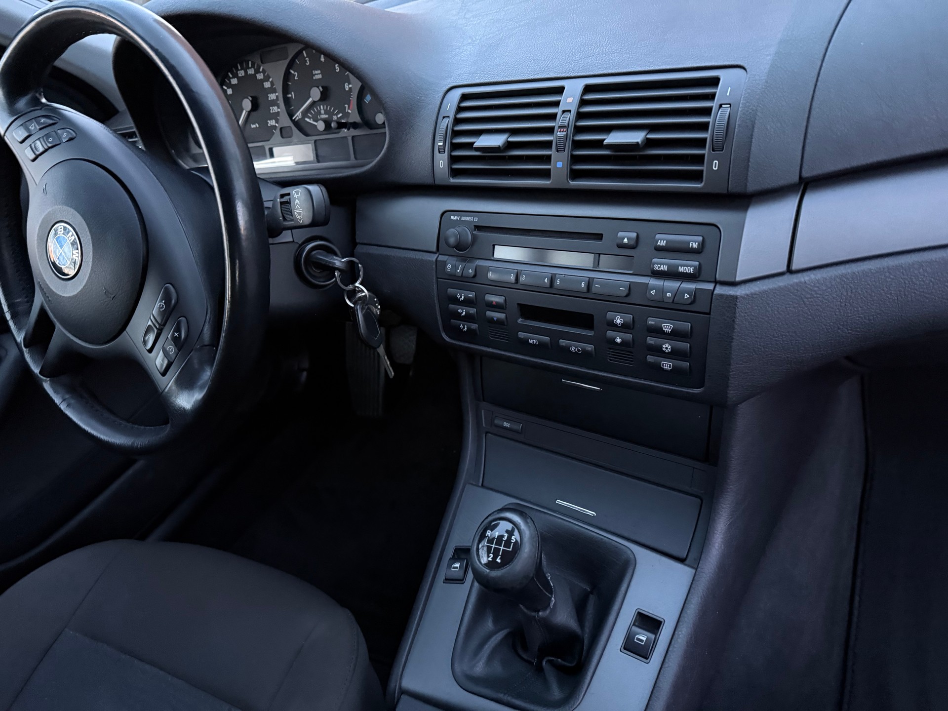 BMW 318i Touring Efficiency-image-18