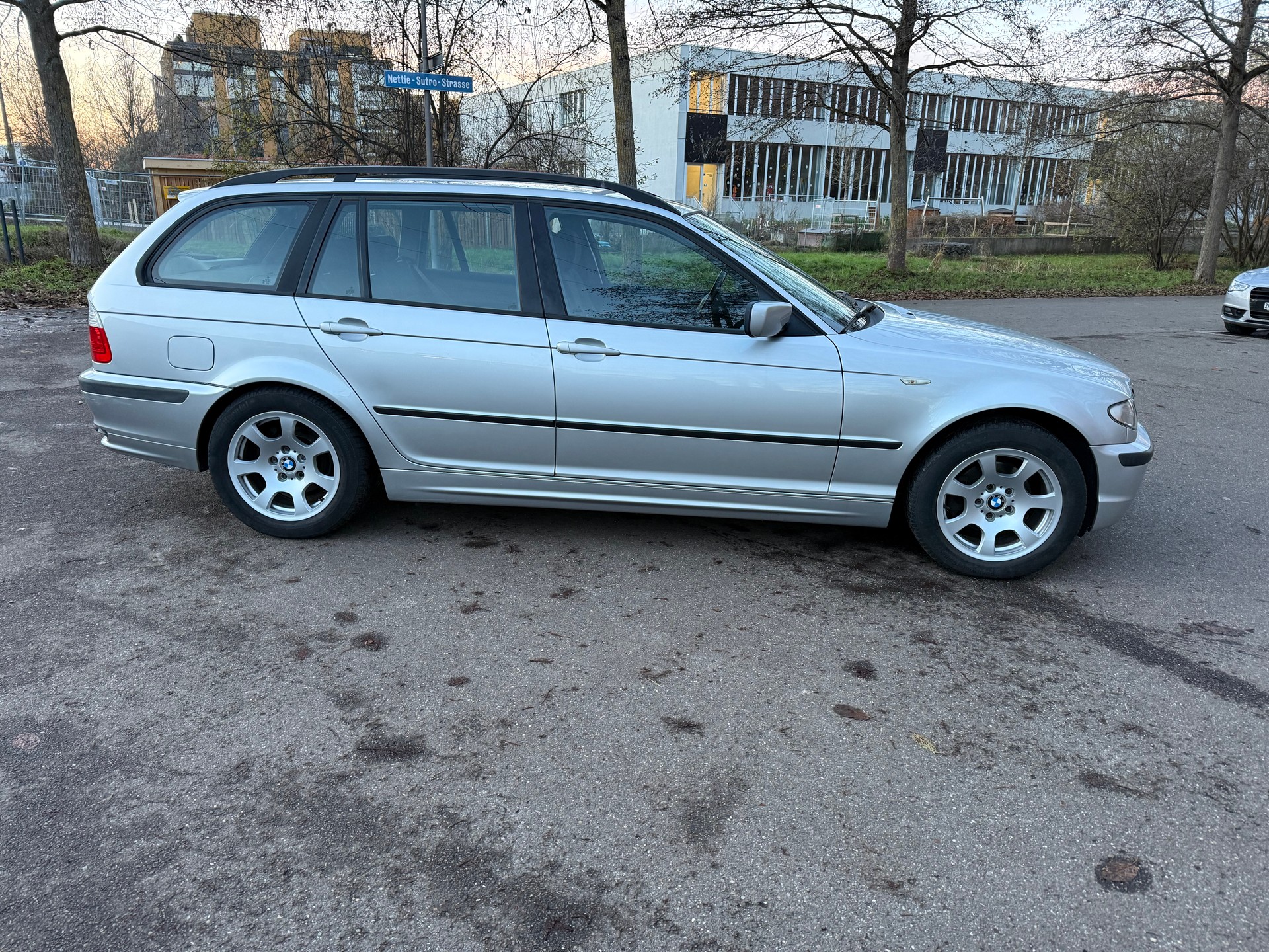 BMW 318i Touring Efficiency-image-6