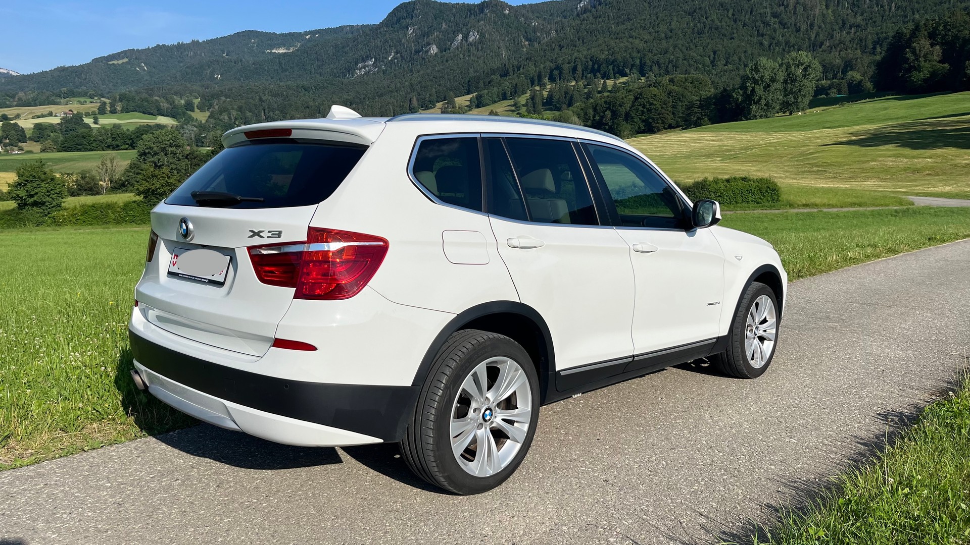 BMW 35i xDrive-image-3