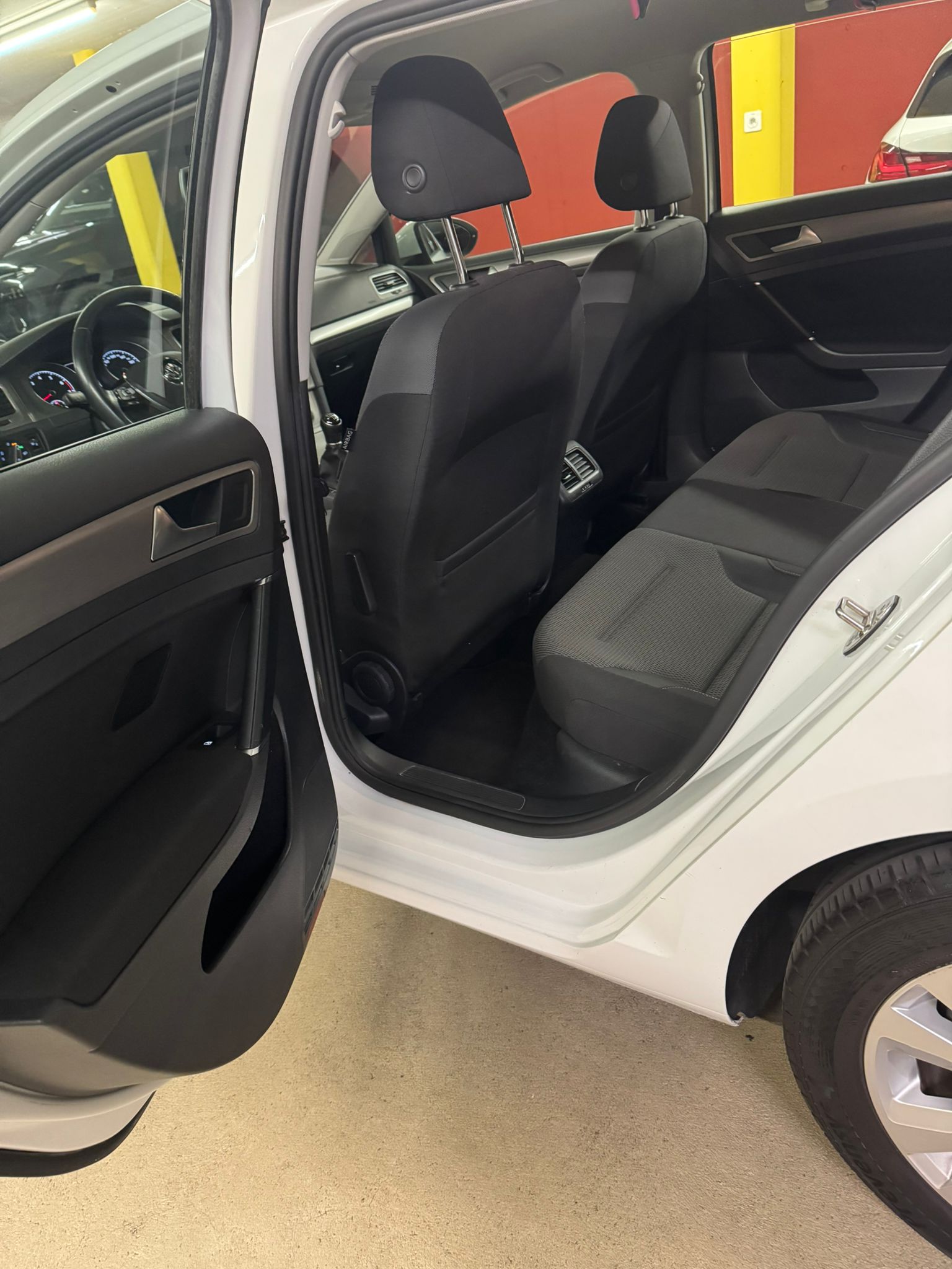 VW Golf 1.4 TSI Comfortline Start-image-8