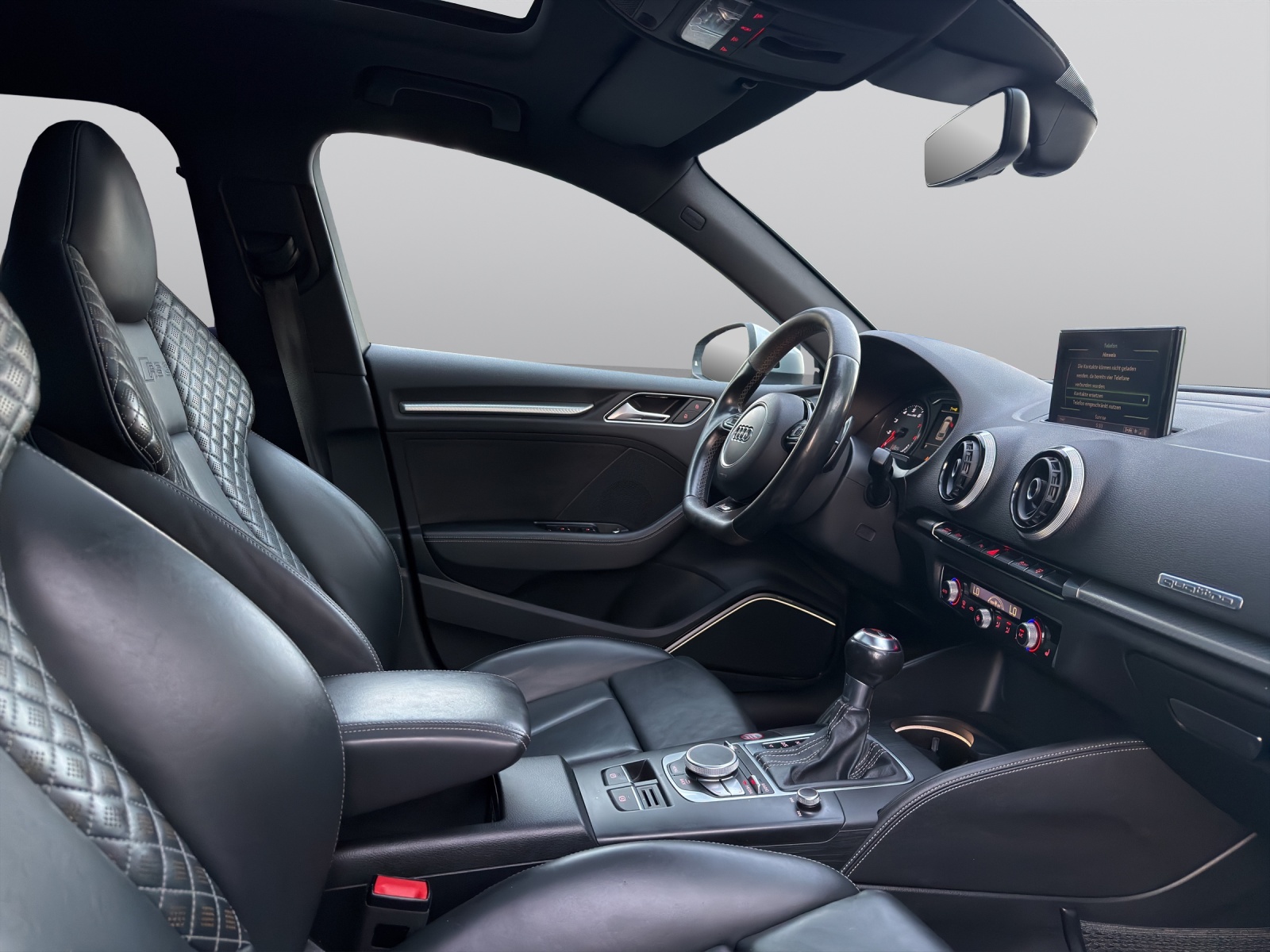 AUDI RS3 2.5 TSI quattro S-tronic-image-1