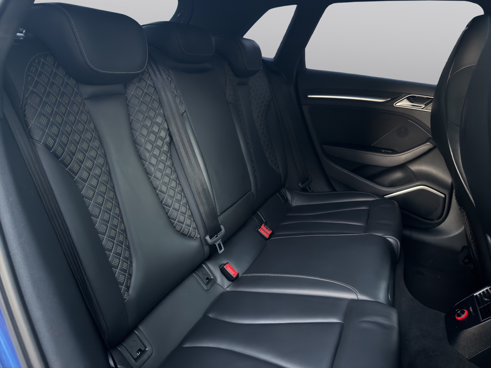 AUDI RS3 2.5 TSI quattro S-tronic-image-3