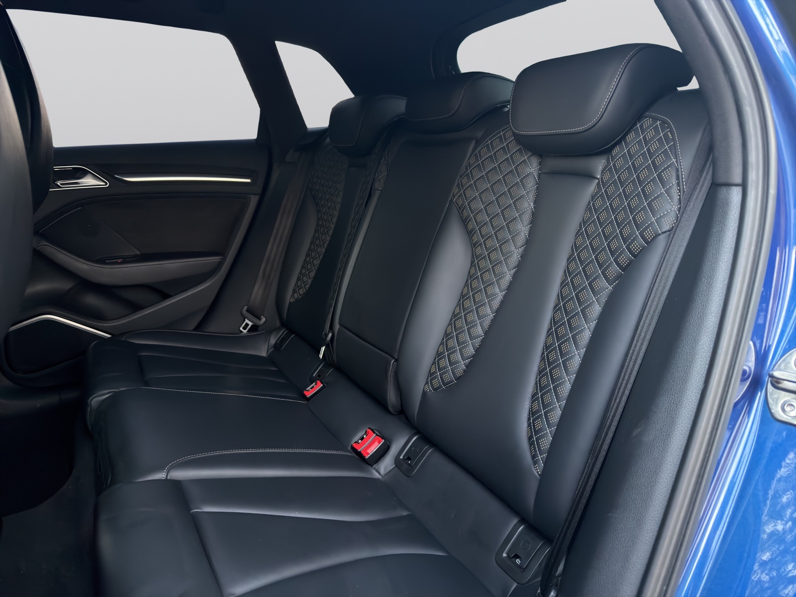 AUDI RS3 2.5 TSI quattro S-tronic-image-8