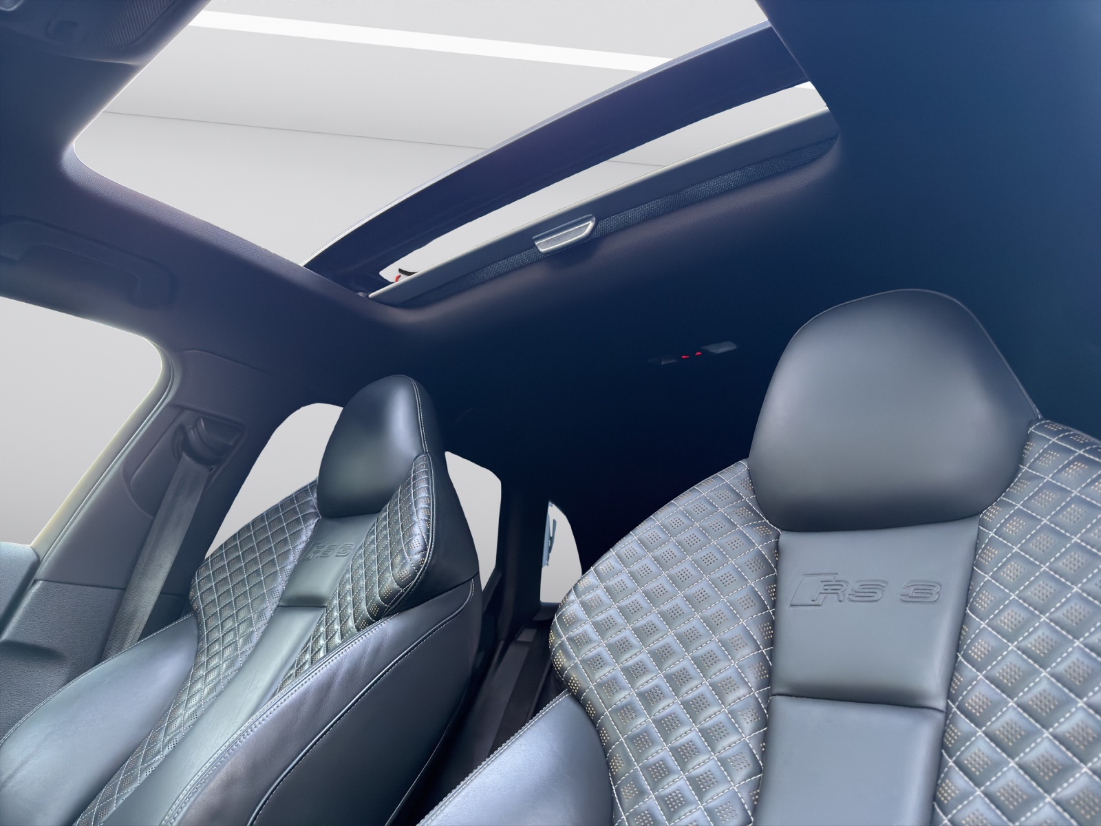 AUDI RS3 2.5 TSI quattro S-tronic-image-16