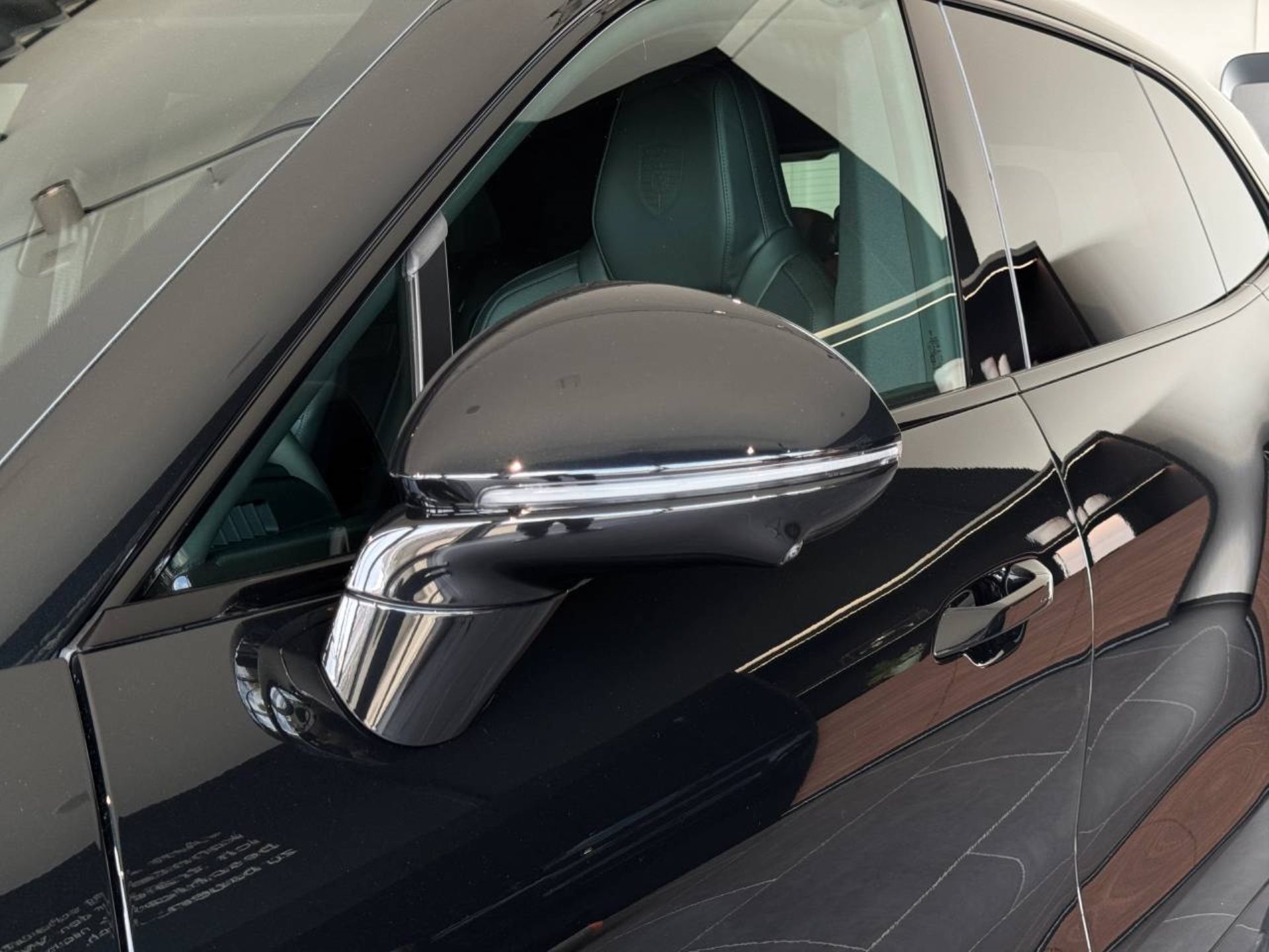 PORSCHE Cayenne Electric-image-14