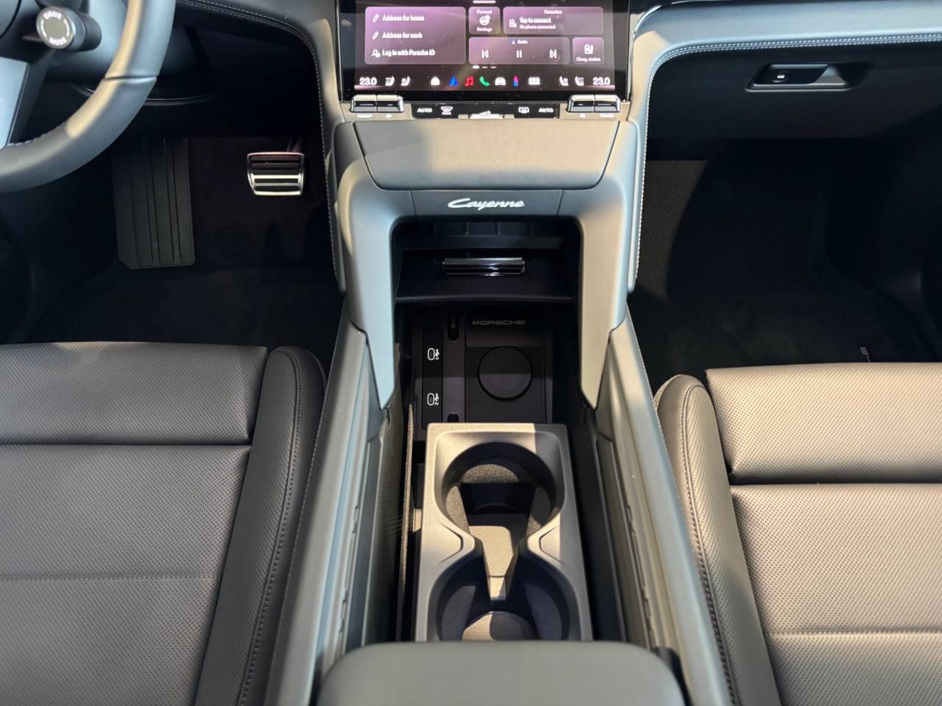 PORSCHE Cayenne Electric-image-17