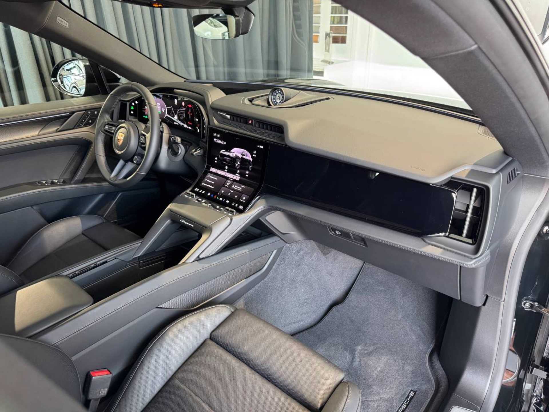 PORSCHE Cayenne Electric-image-20