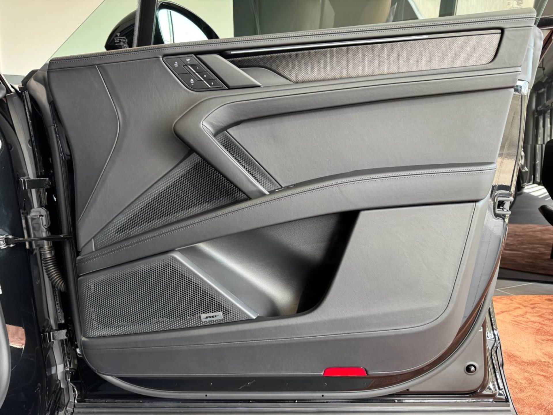 PORSCHE Cayenne Electric-image-28