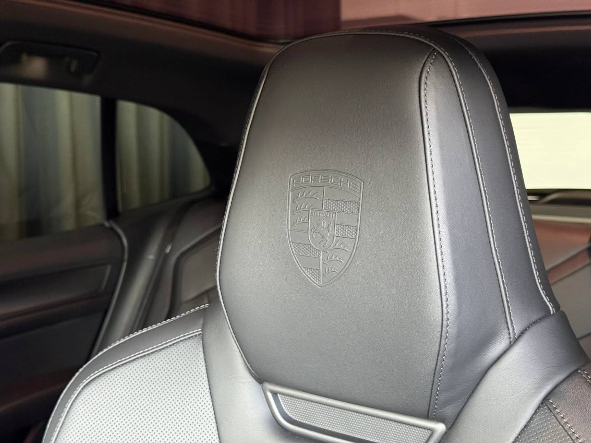 PORSCHE Cayenne Electric-image-37