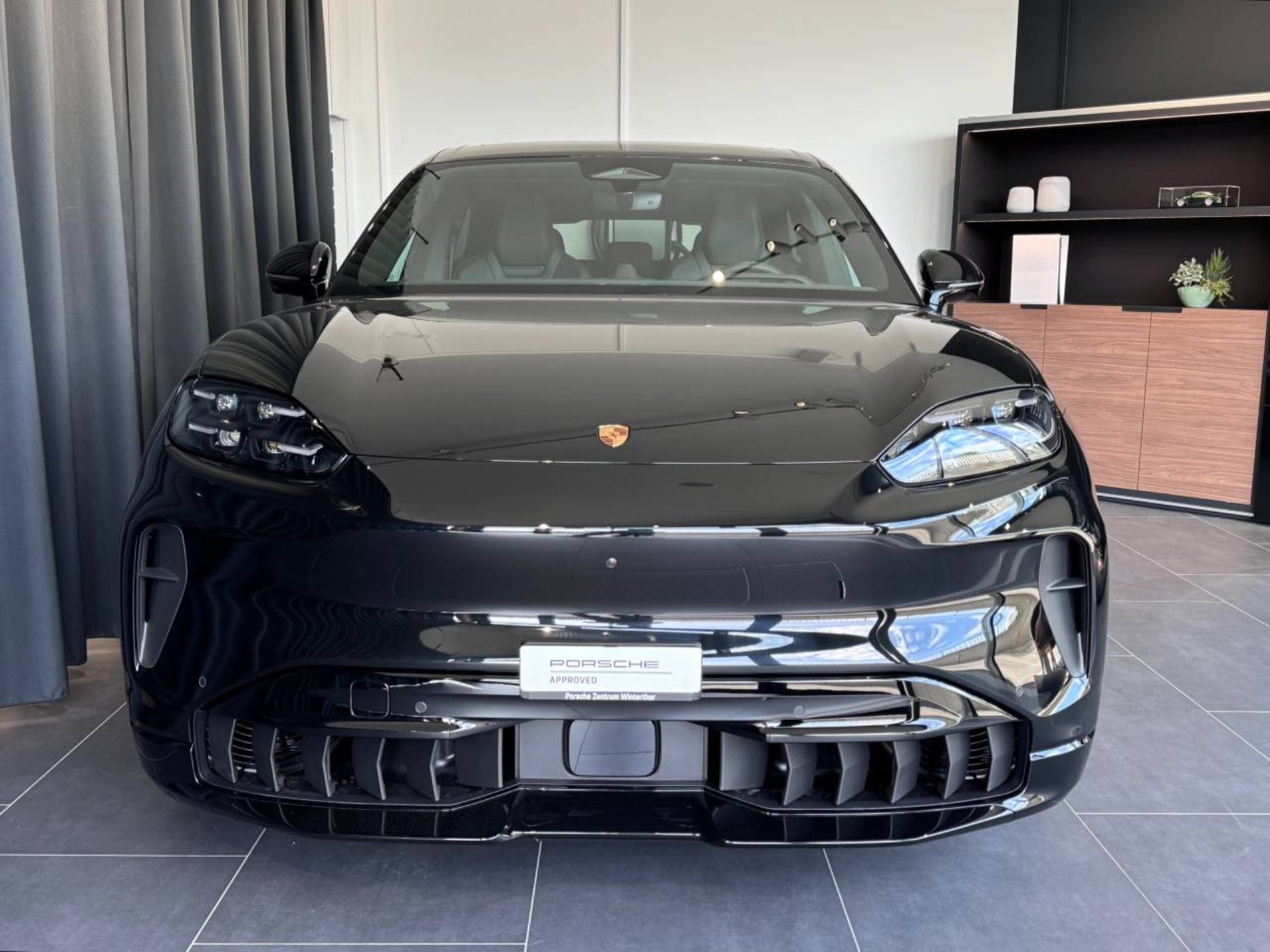 PORSCHE Cayenne Electric-image-9