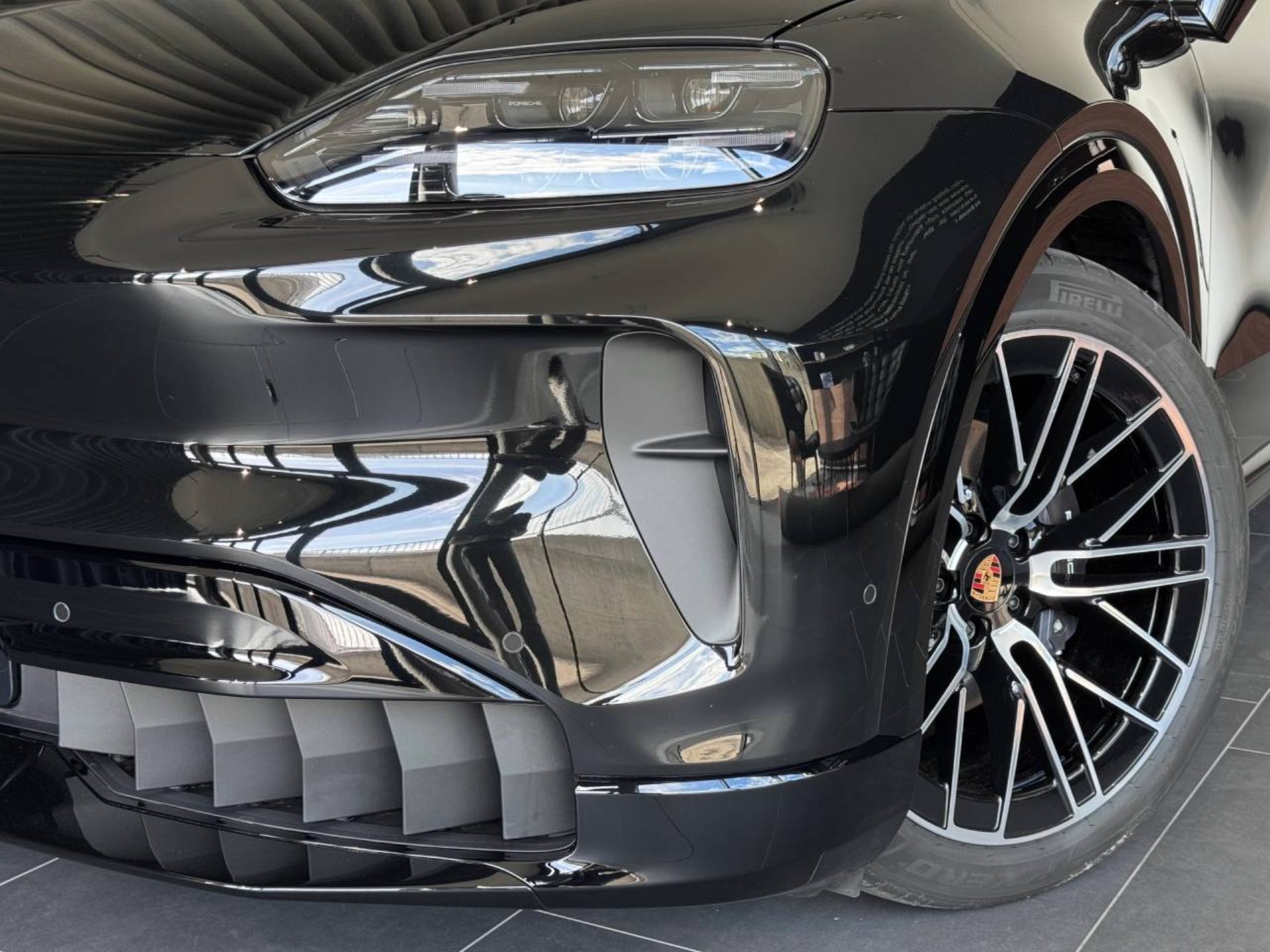 PORSCHE Cayenne Electric-image-33