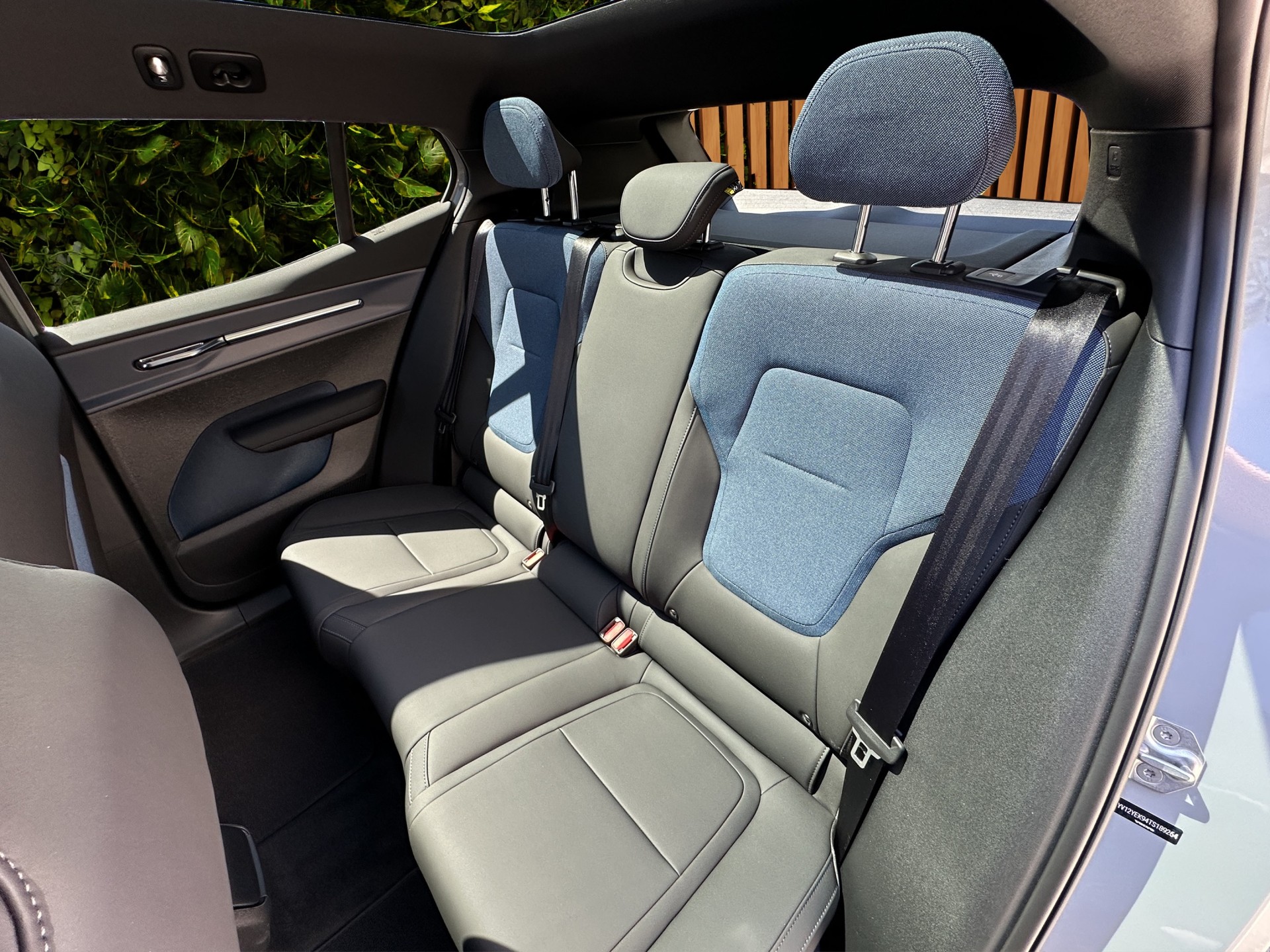 VOLVO EX30 CC E60 Twin Performance AWD-image-13