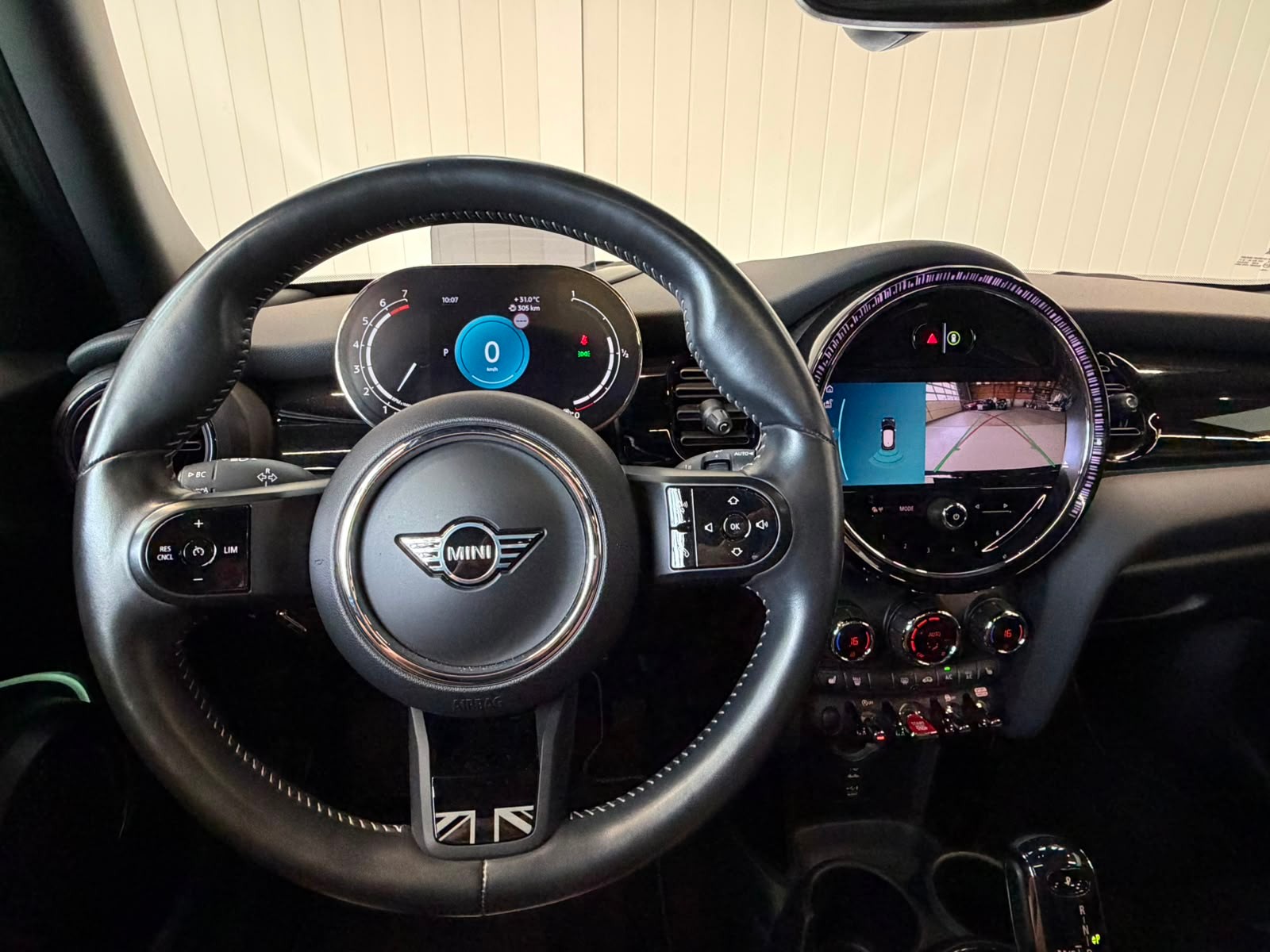 MINI Cooper mit Top Ausstattung-image-20