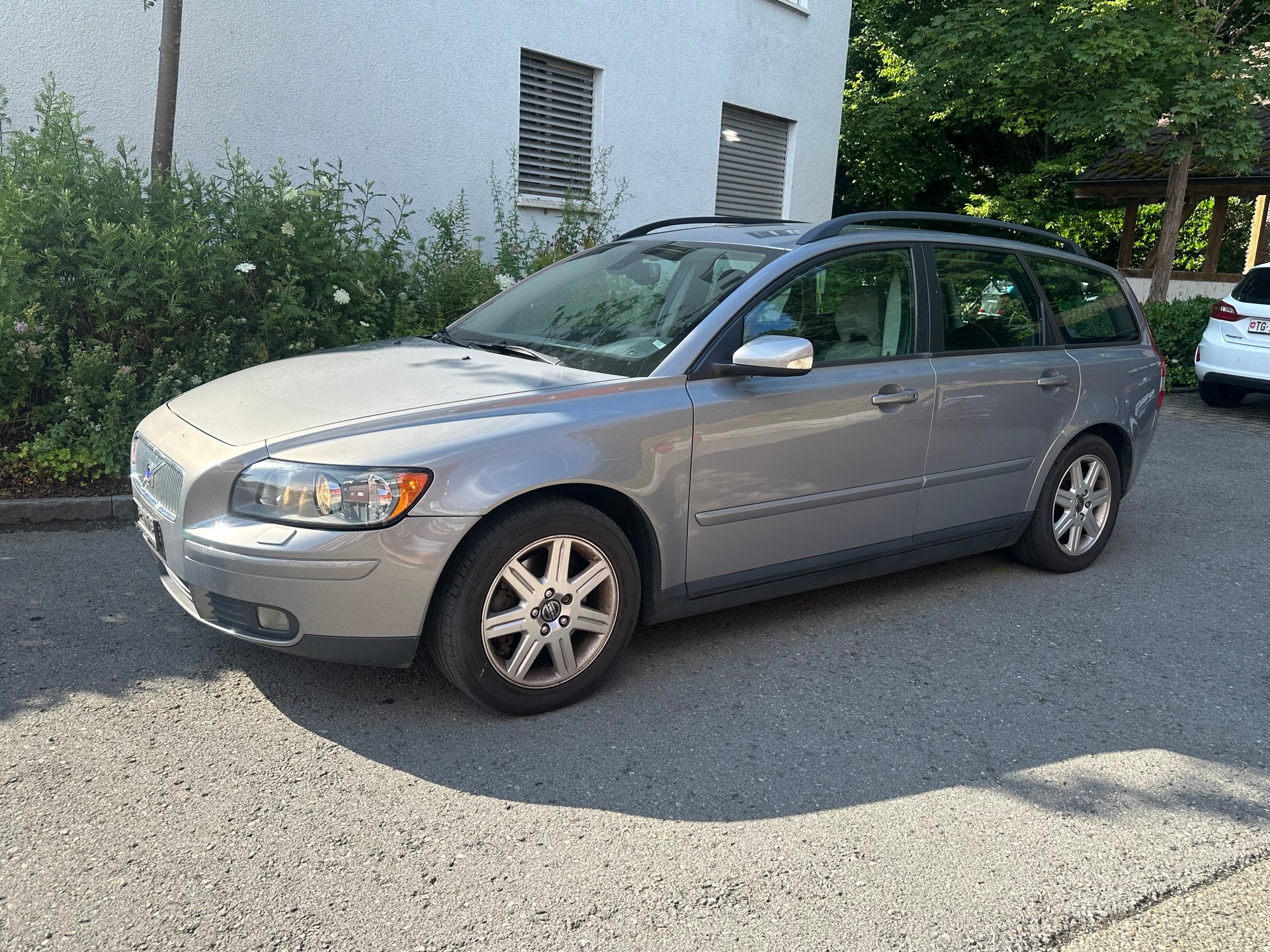 VOLVO V50 2.4-image-0
