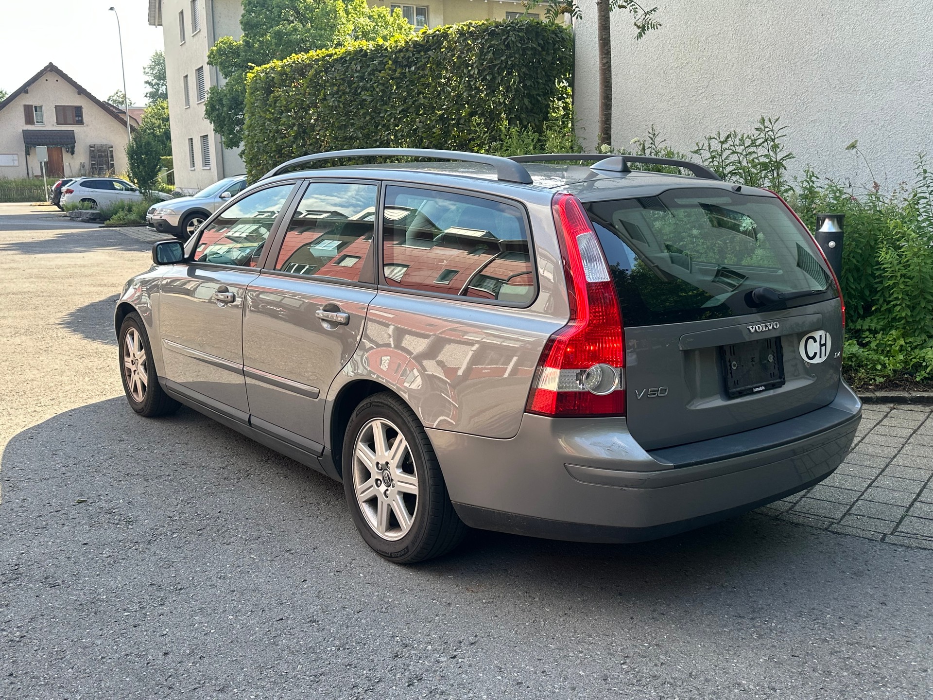 VOLVO V50 2.4-image-2