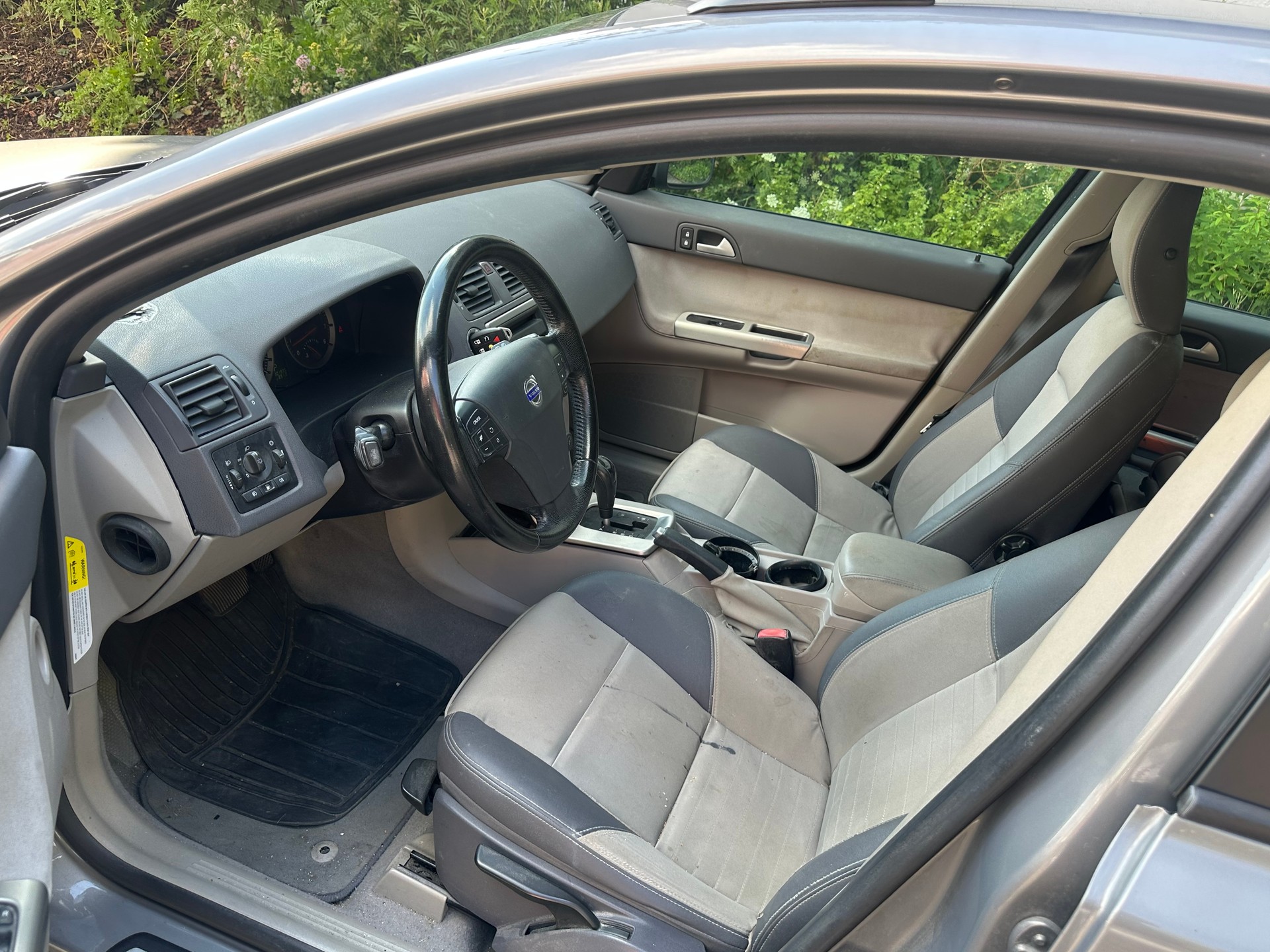 VOLVO V50 2.4-image-6