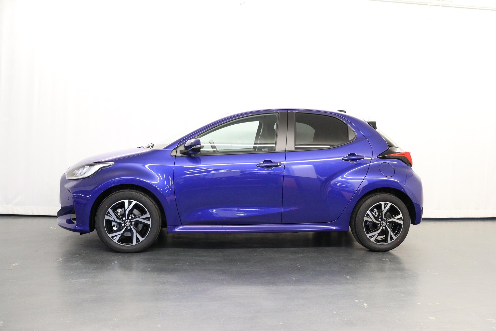 TOYOTA Yaris 1.5 VVT-i HSD Trend-image-4