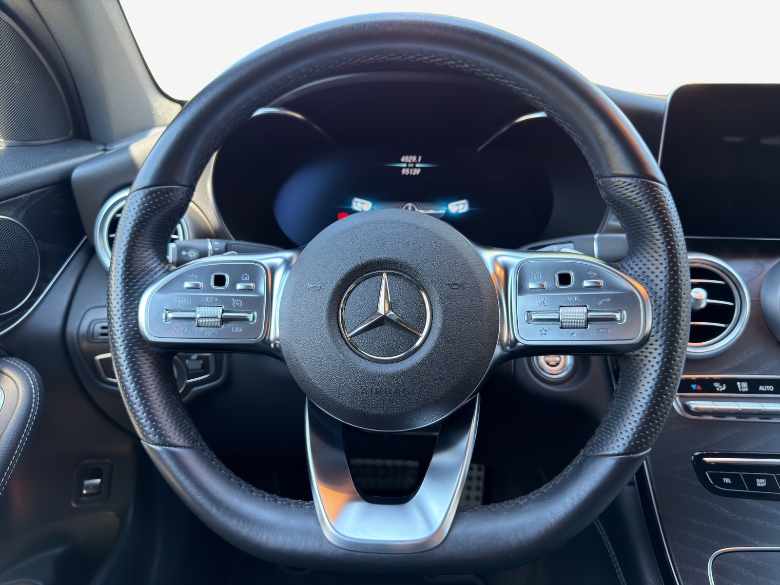 MERCEDES-BENZ GLC Coupé 200 AMG Line 4Matic 9G-Tronic-image-9
