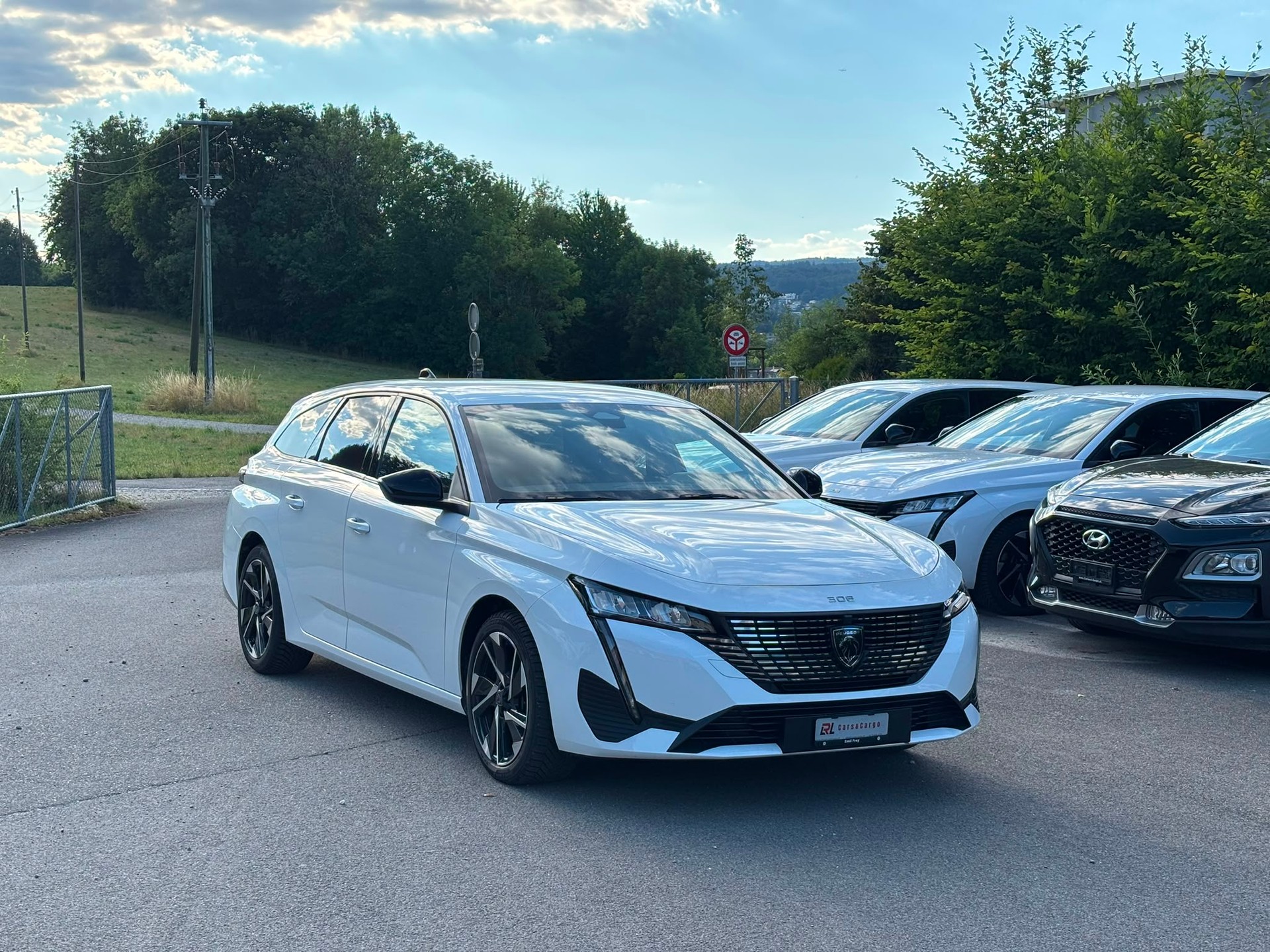 PEUGEOT 308 SW 1.5 BlueHDI Allure EAT8-image-0