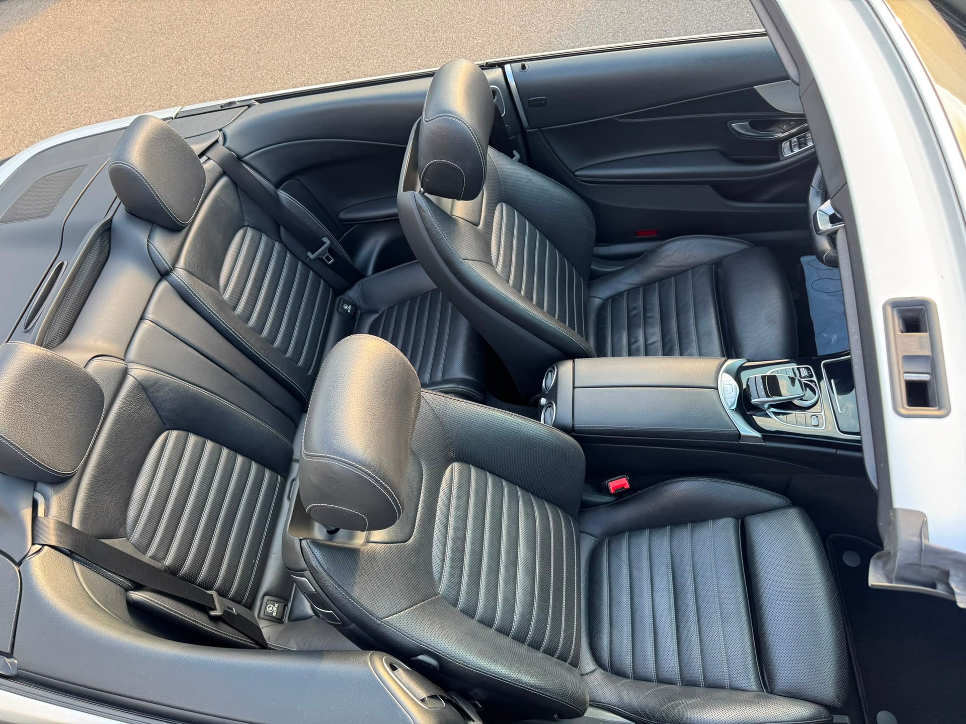 MERCEDES-BENZ C 300 Cabriolet AMG Line 9G-Tronic-image-13