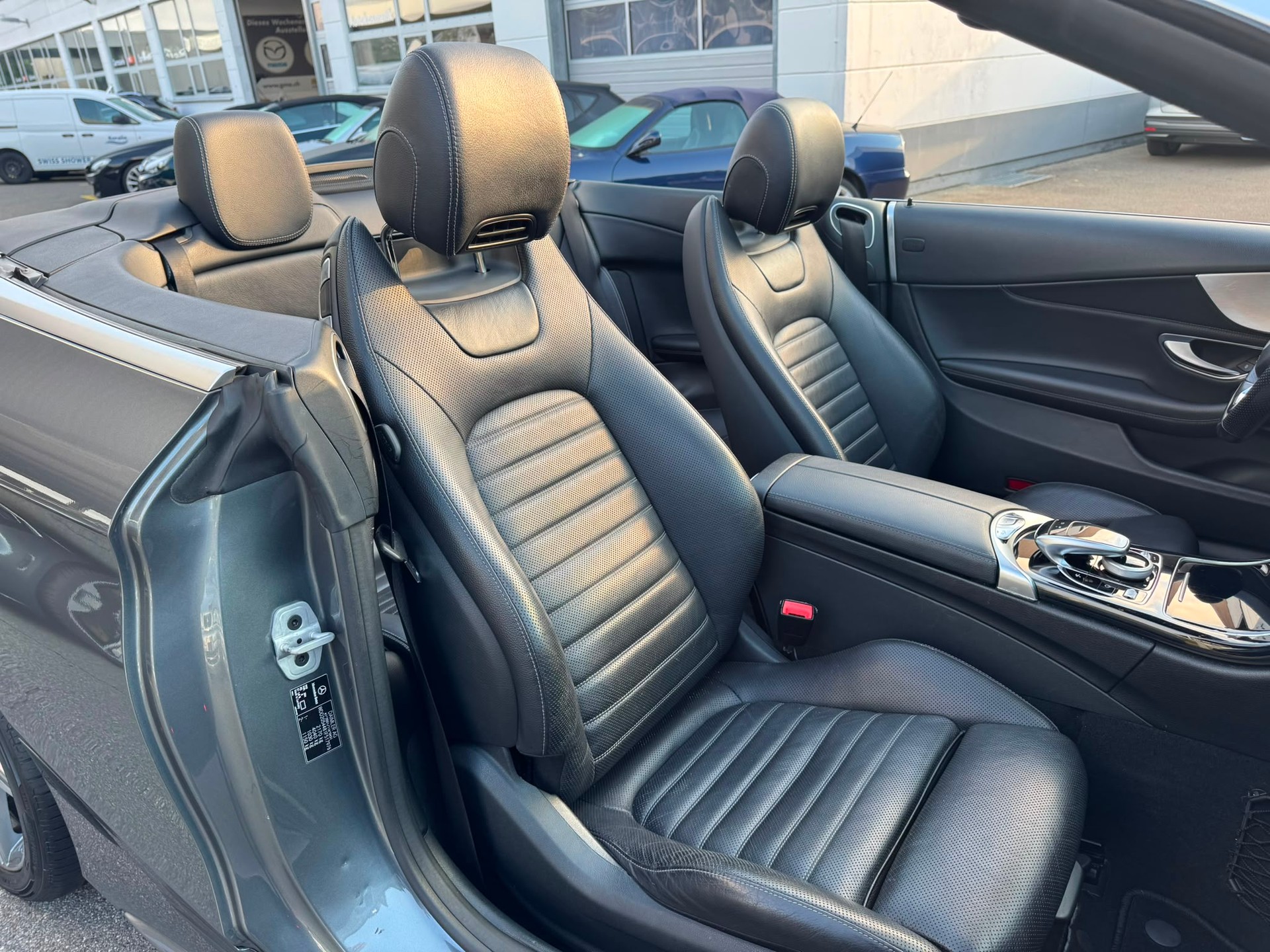 MERCEDES-BENZ C 300 Cabriolet AMG Line 9G-Tronic-image-15