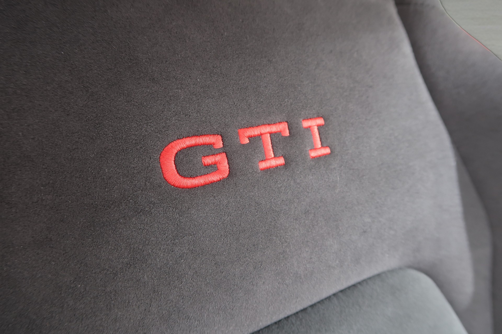 VW Golf 2.0 TSI GTI Clubsport DSG-image-14