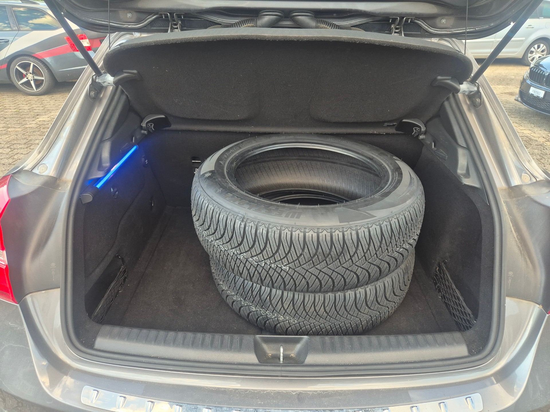 MERCEDES-BENZ GLA 200 CDI Swiss Star Edition 4Matic 7G-DCT-image-6
