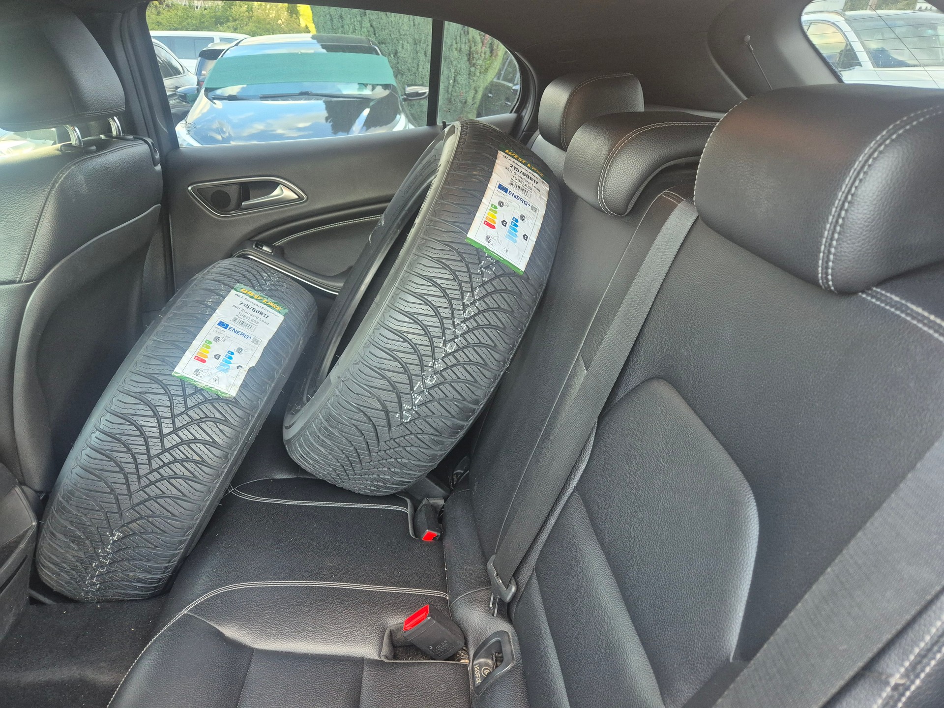 MERCEDES-BENZ GLA 200 CDI Swiss Star Edition 4Matic 7G-DCT-image-7