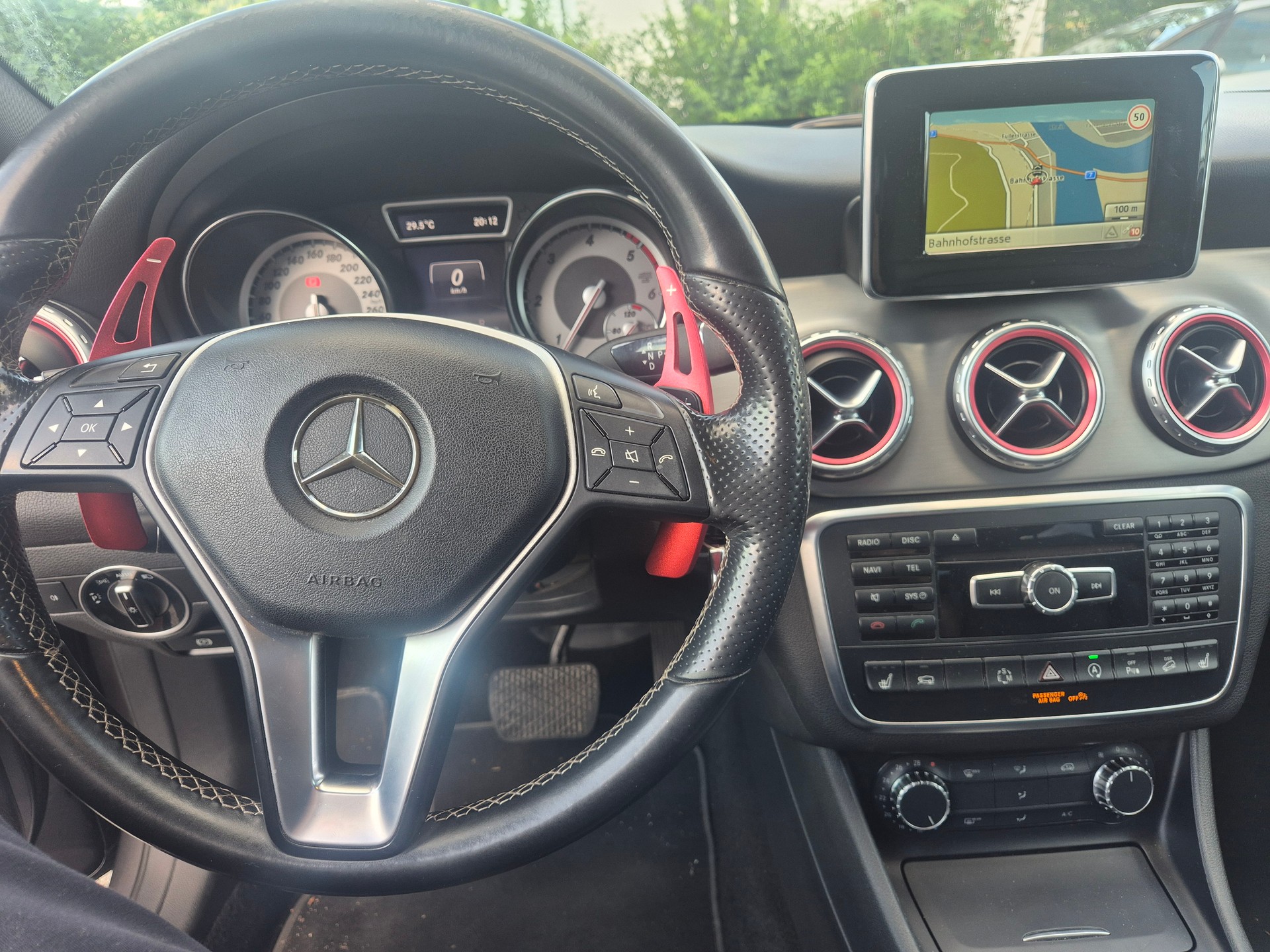 MERCEDES-BENZ GLA 200 CDI Swiss Star Edition 4Matic 7G-DCT-image-8
