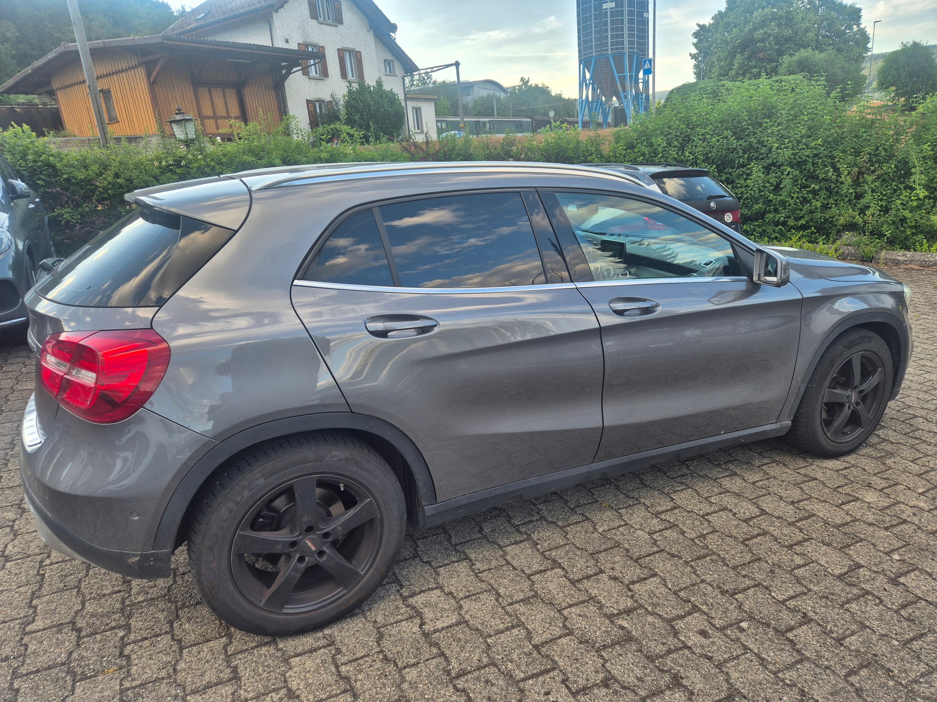MERCEDES-BENZ GLA 200 CDI Swiss Star Edition 4Matic 7G-DCT-image-4