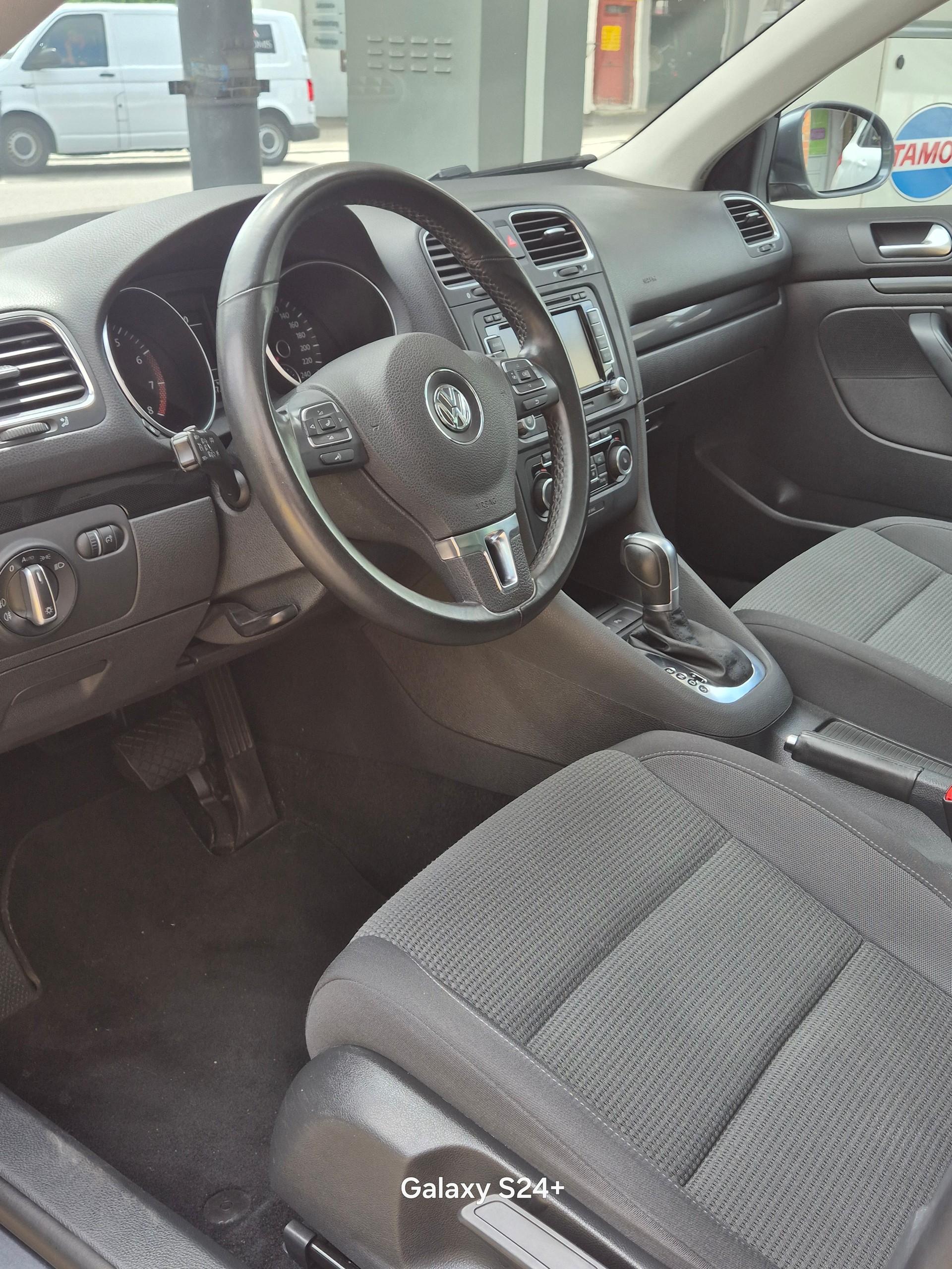 VW Golf Variant 1.4 TSI Team DSG-image-9
