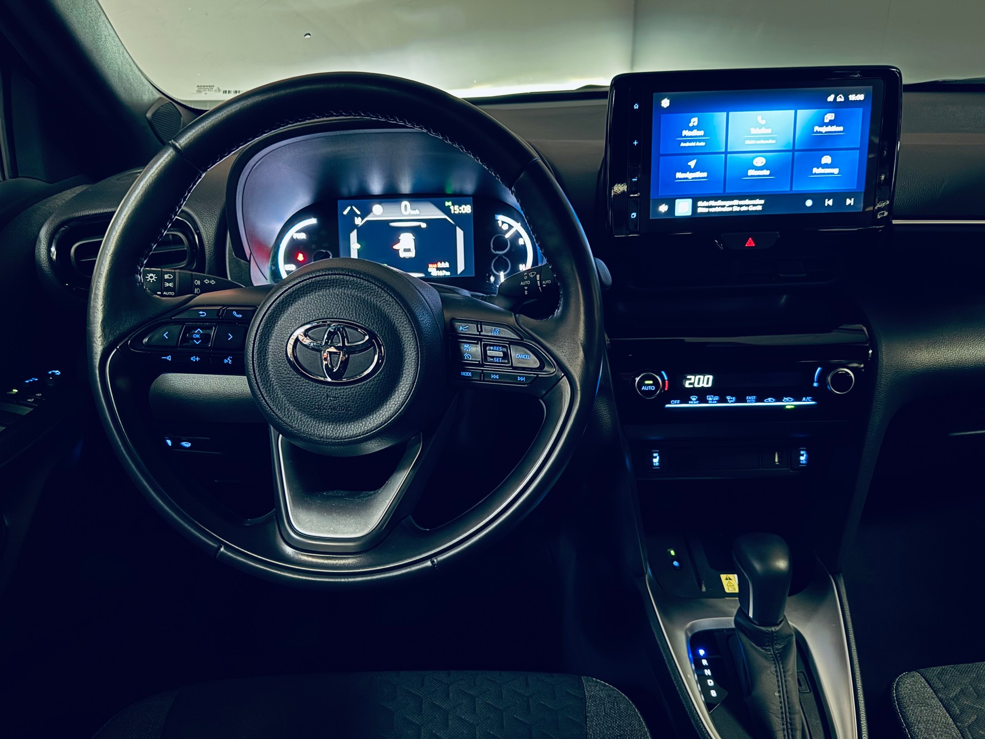 TOYOTA Yaris Cross 1.5 Trend e-CVT-image-13