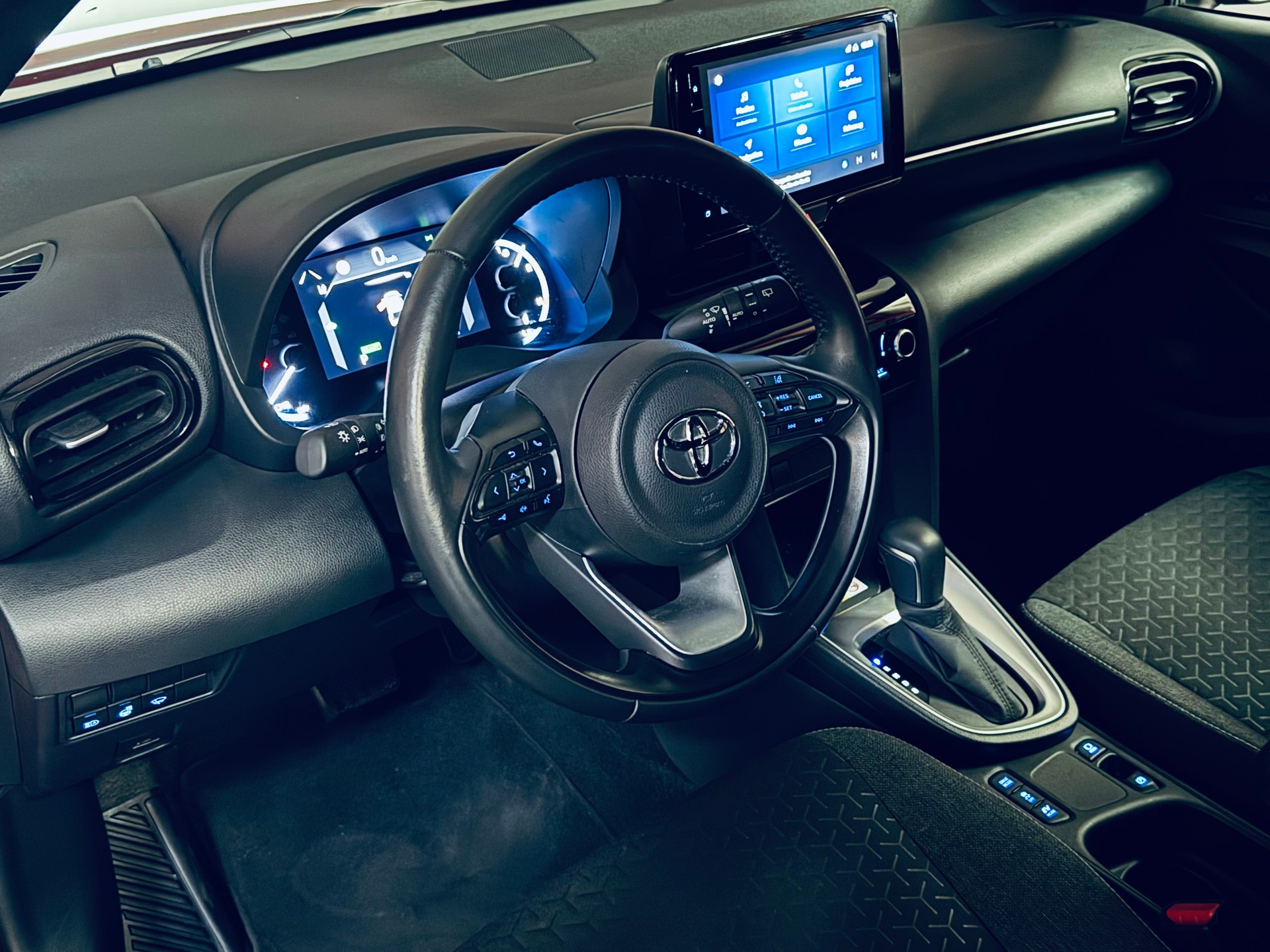 TOYOTA Yaris Cross 1.5 Trend e-CVT-image-12