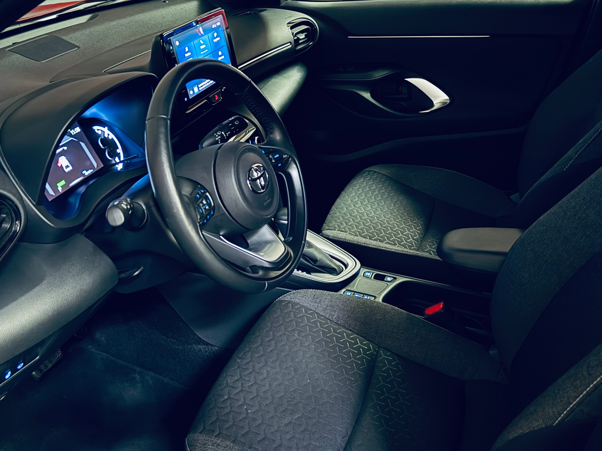 TOYOTA Yaris Cross 1.5 Trend e-CVT-image-11
