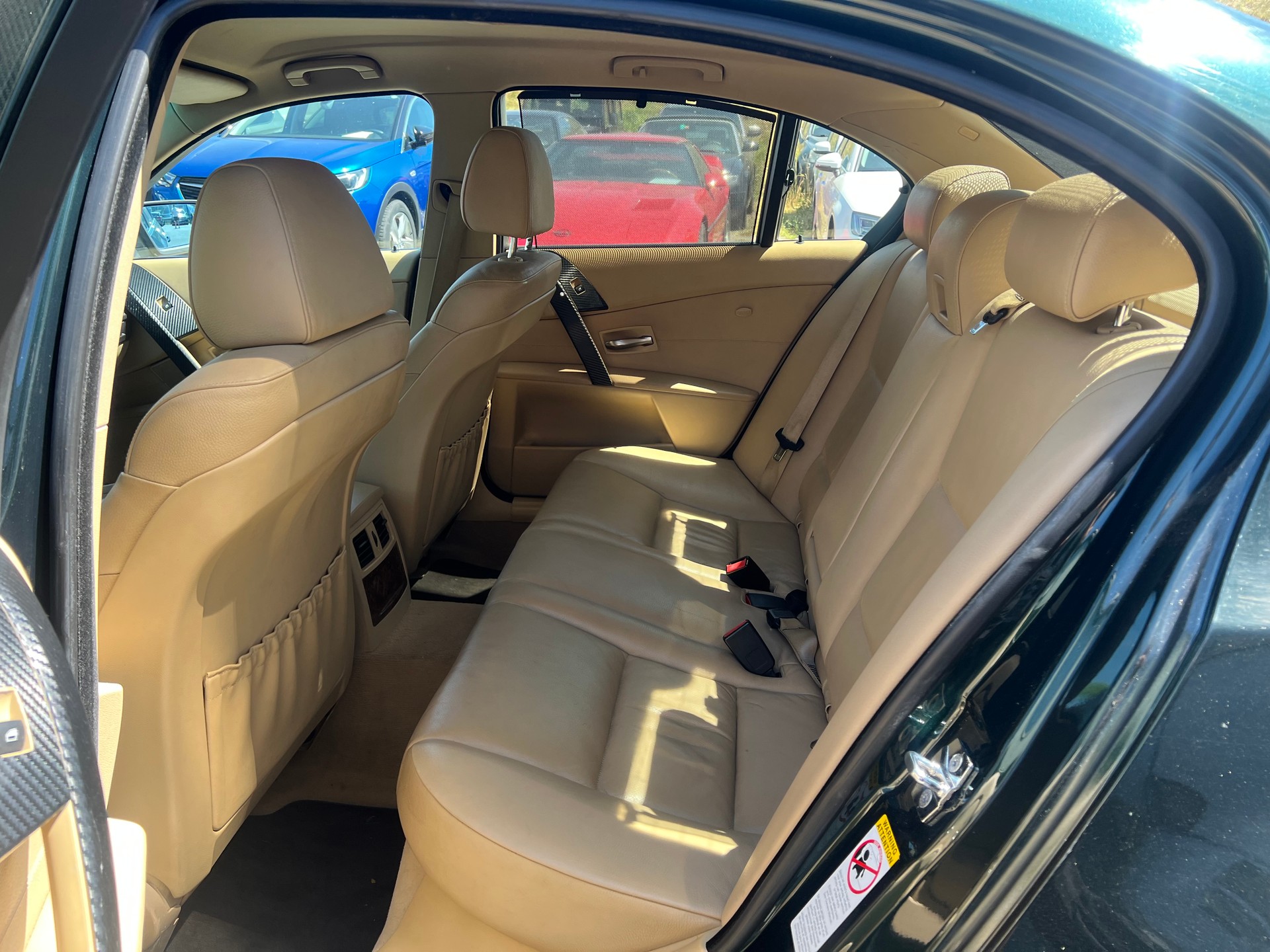BMW 525i-image-8
