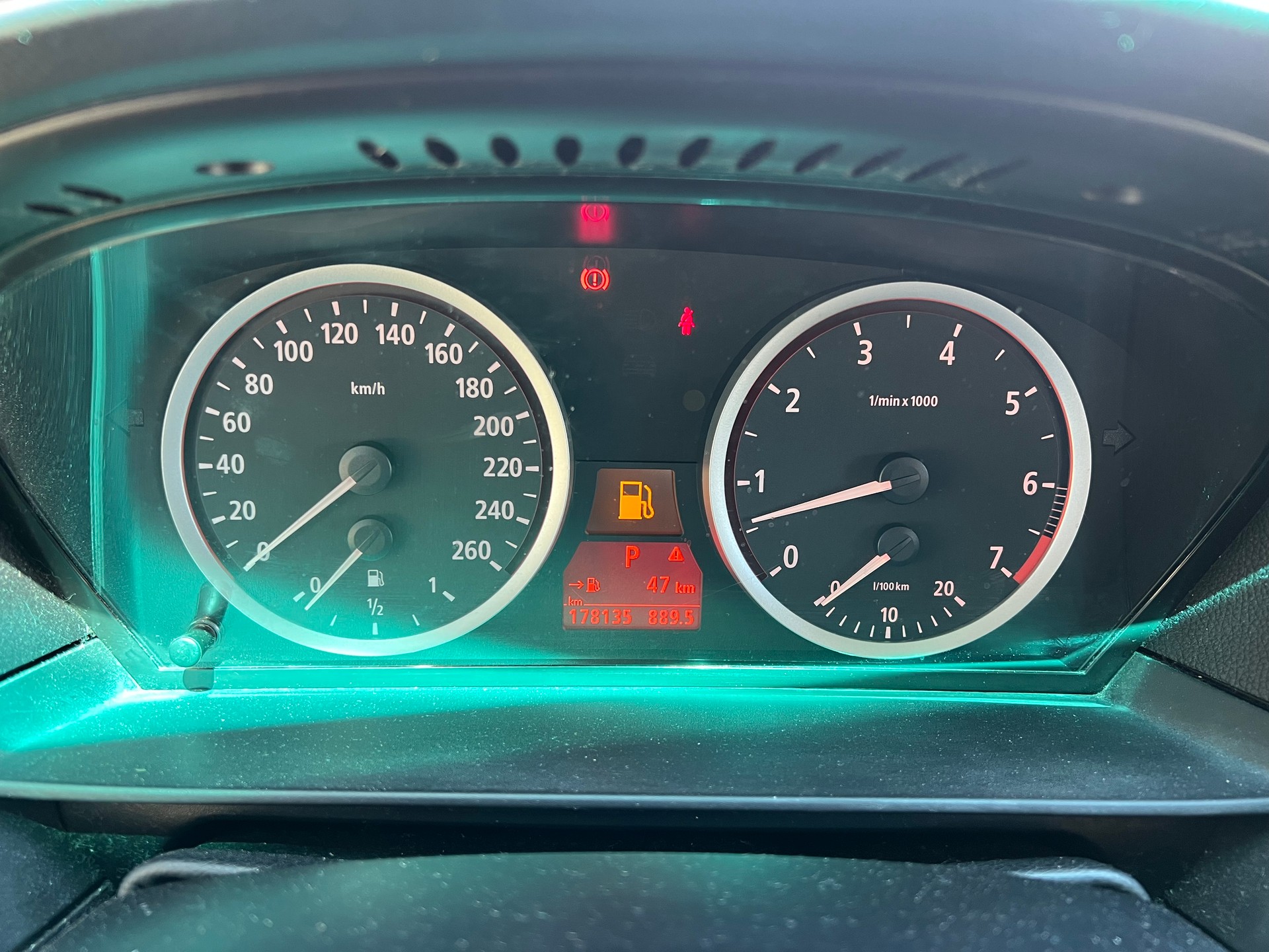BMW 525i-image-12