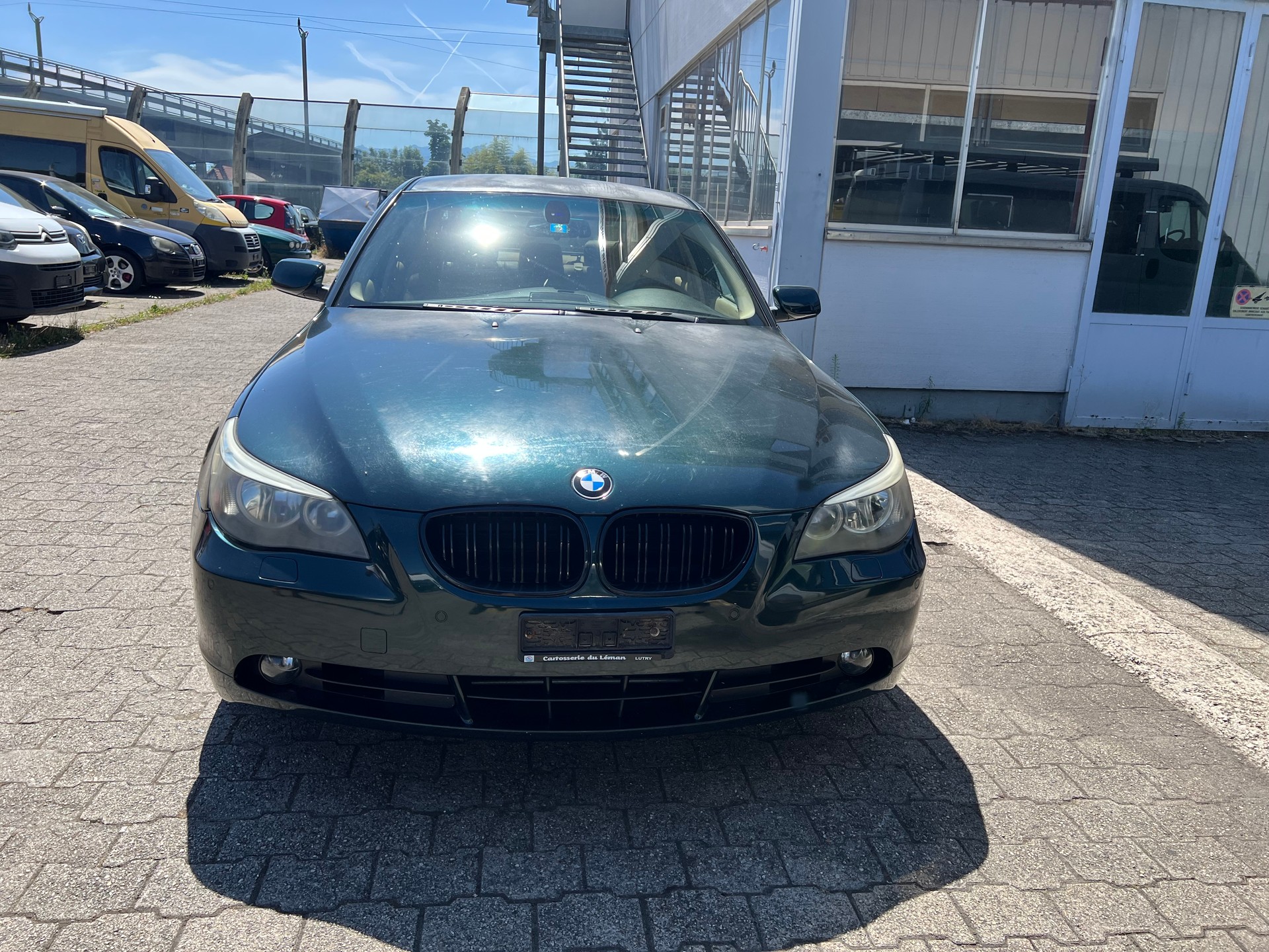 BMW 525i-image-1