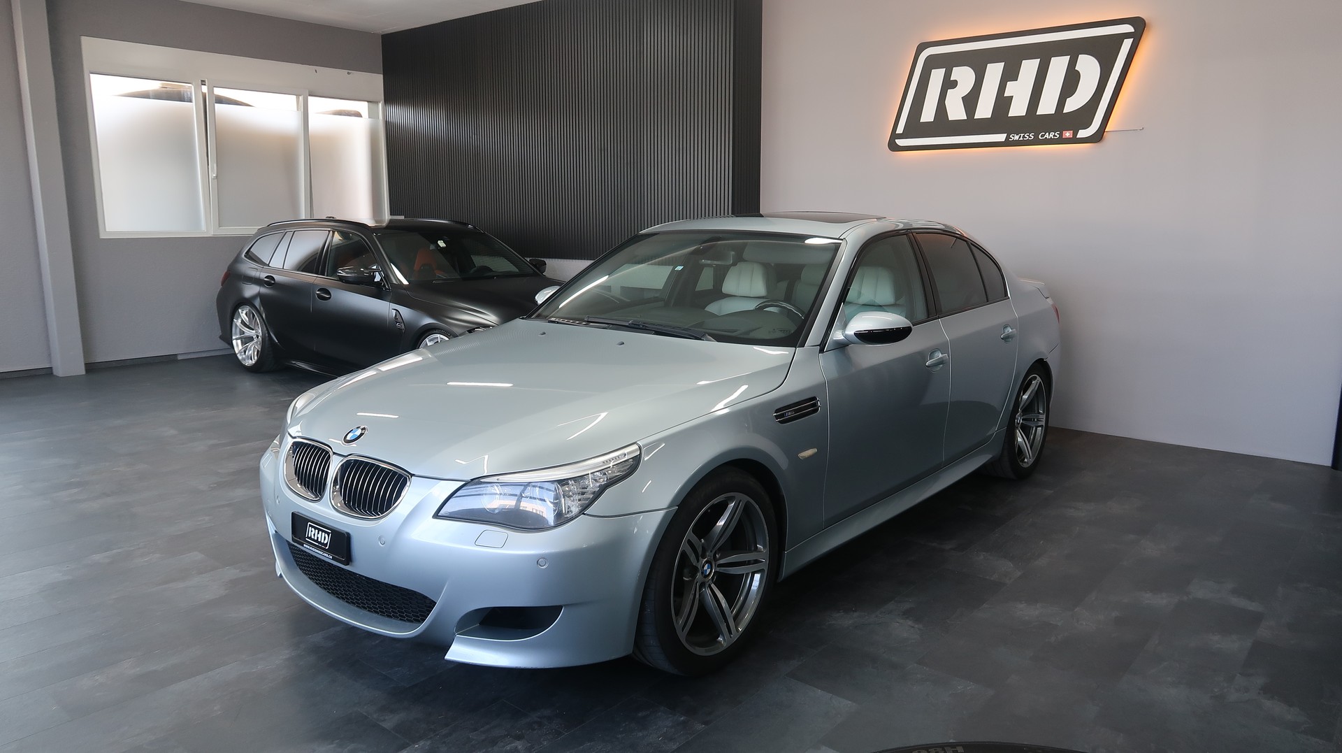 BMW M5-image-0