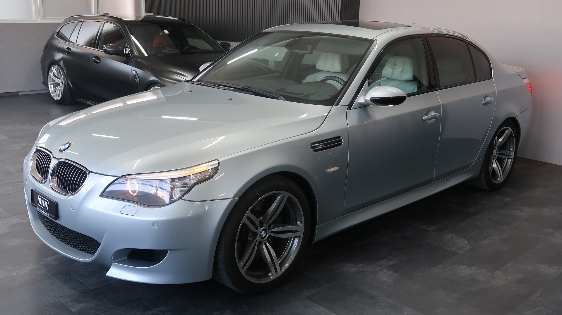 BMW M5-image-1