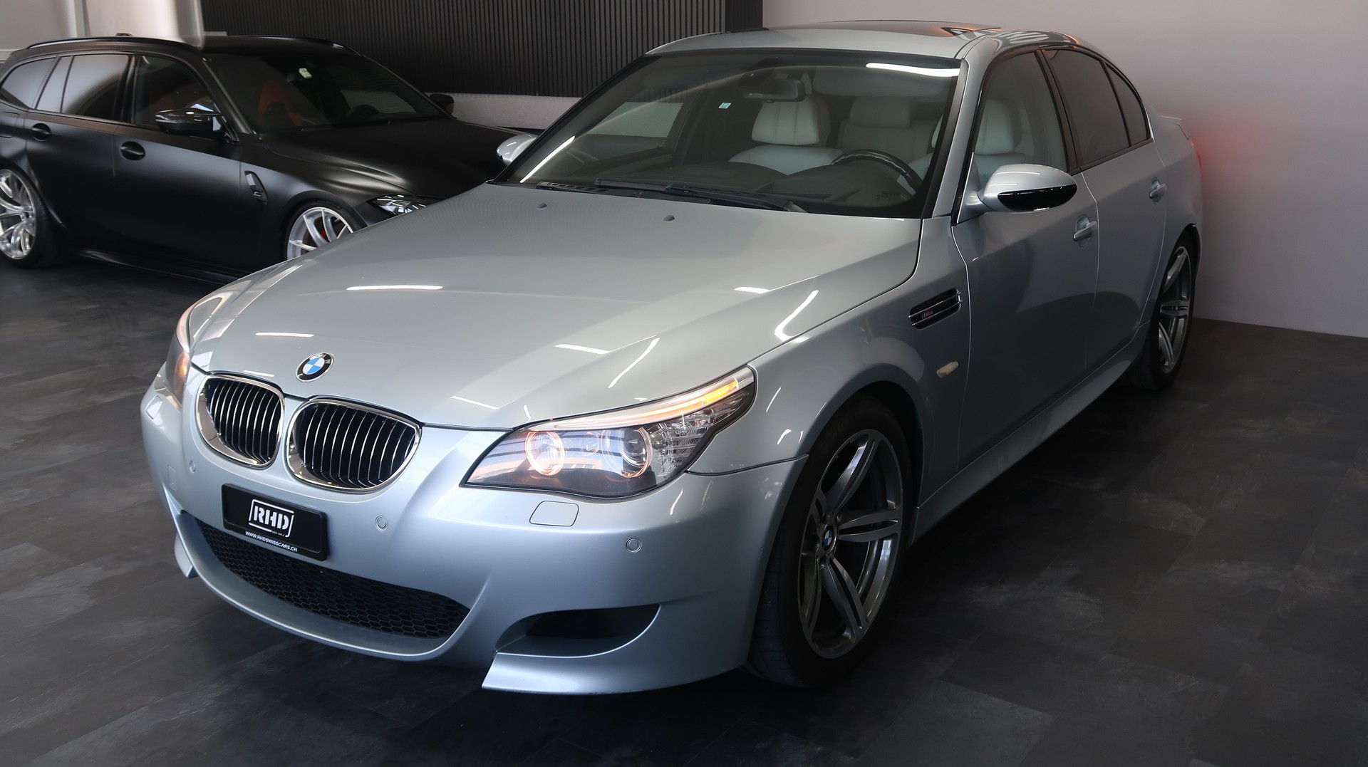 BMW M5-image-2